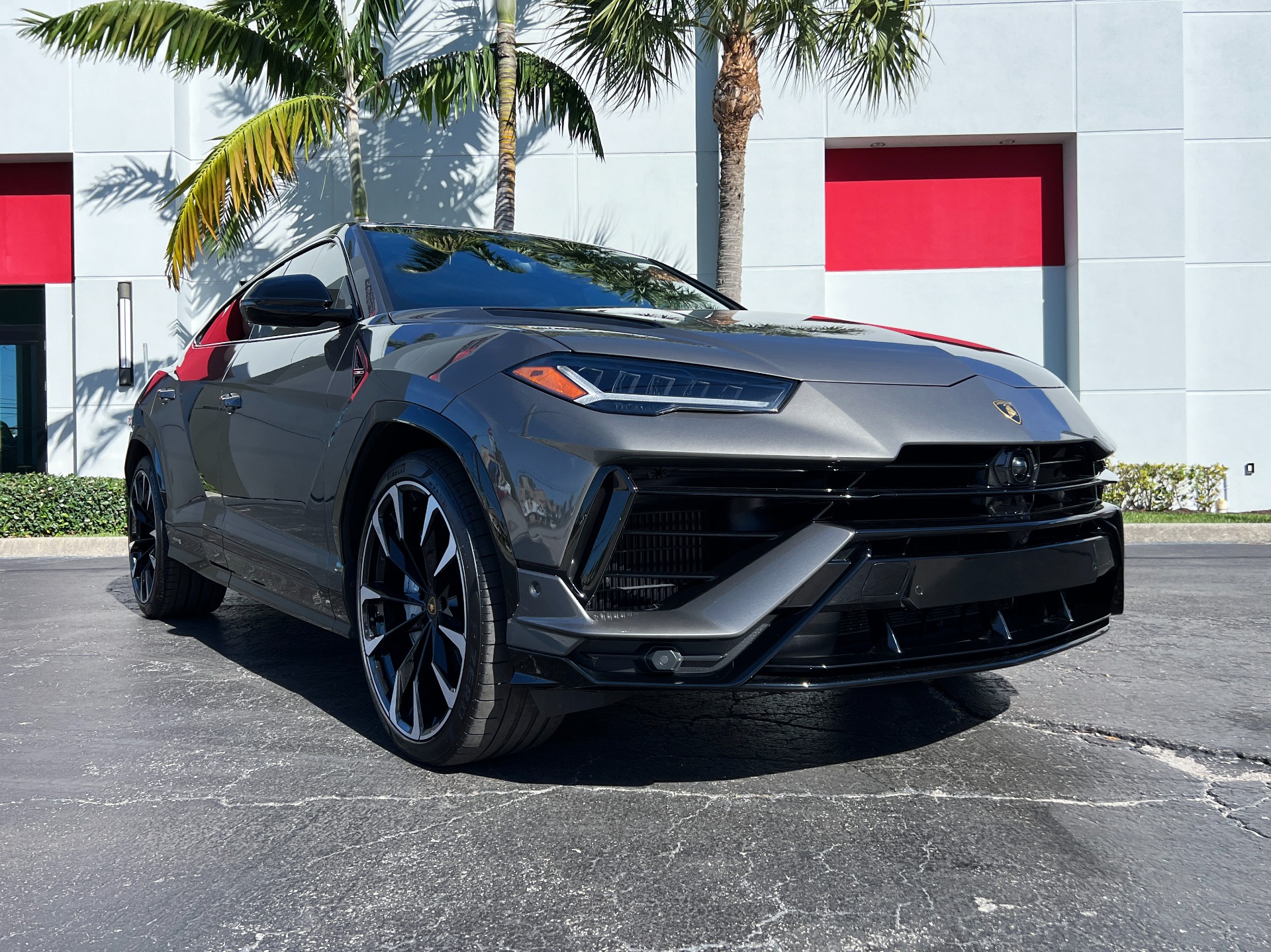 Used-2024-Lamborghini-Urus-S