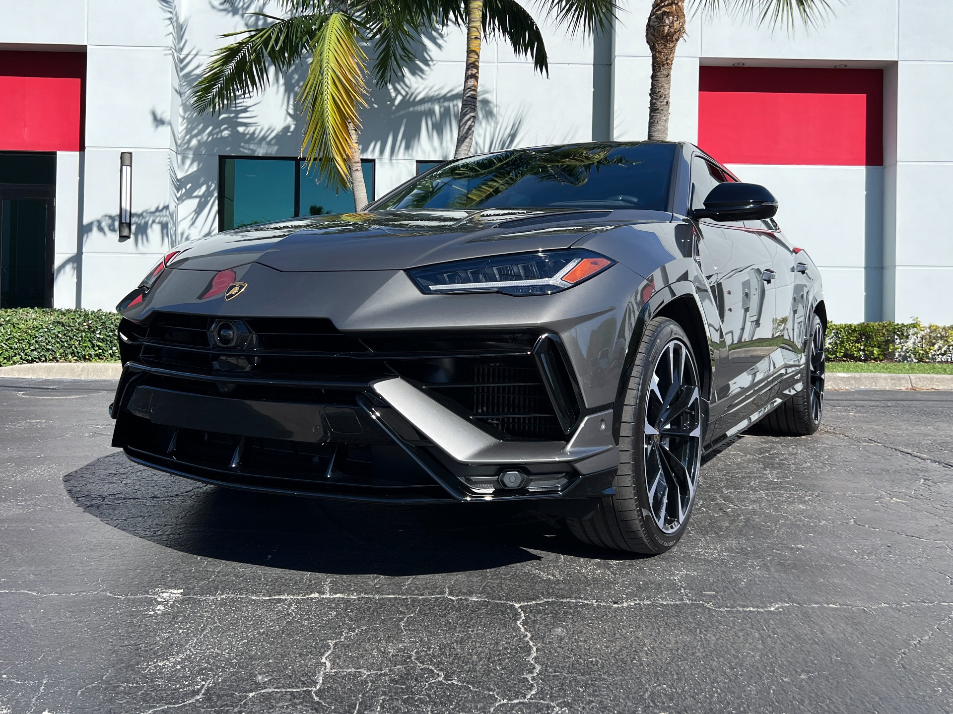 Used-2024-Lamborghini-Urus-S