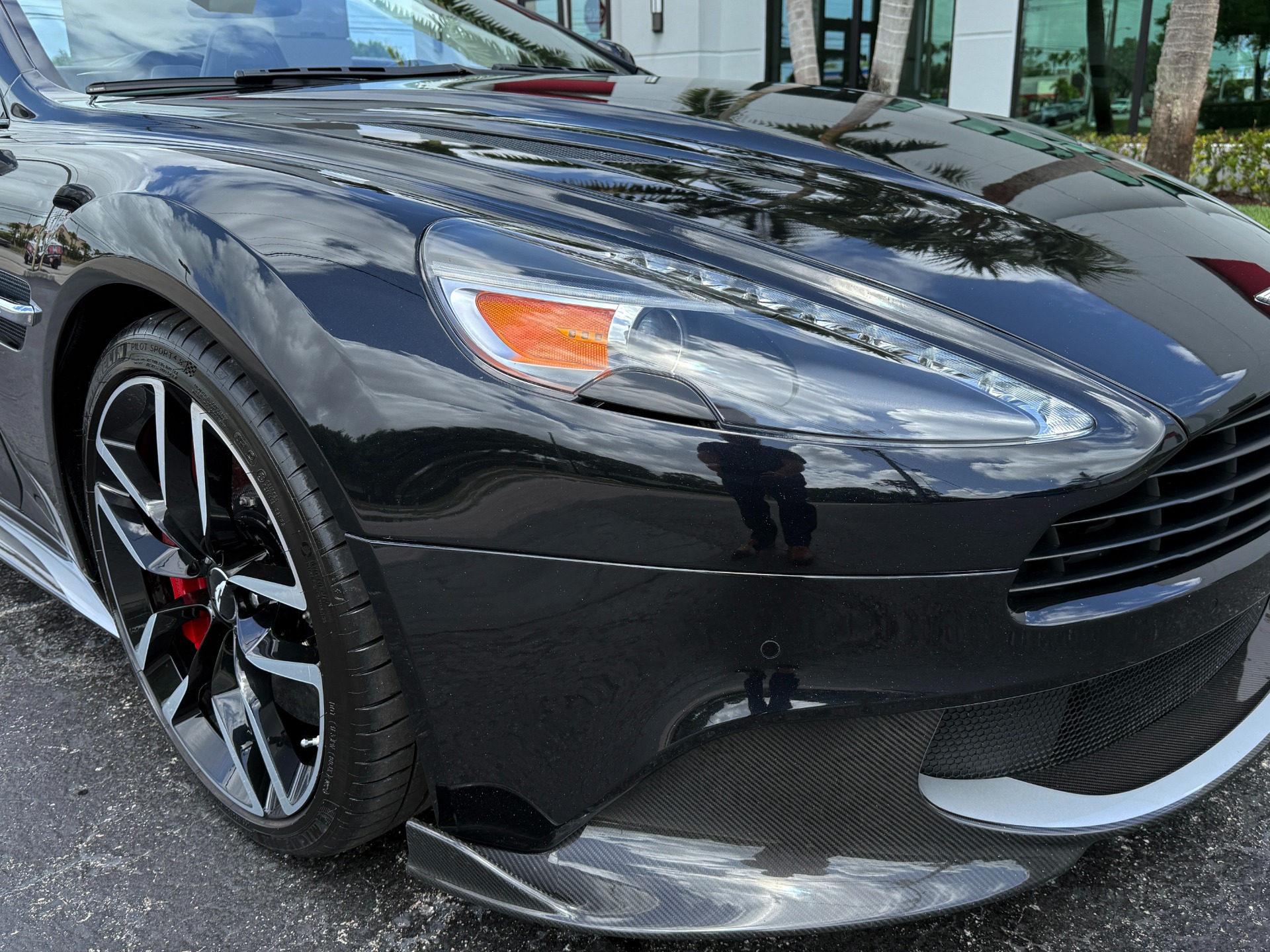 Used-2018-Aston-Martin-Vanquish-S-Volante