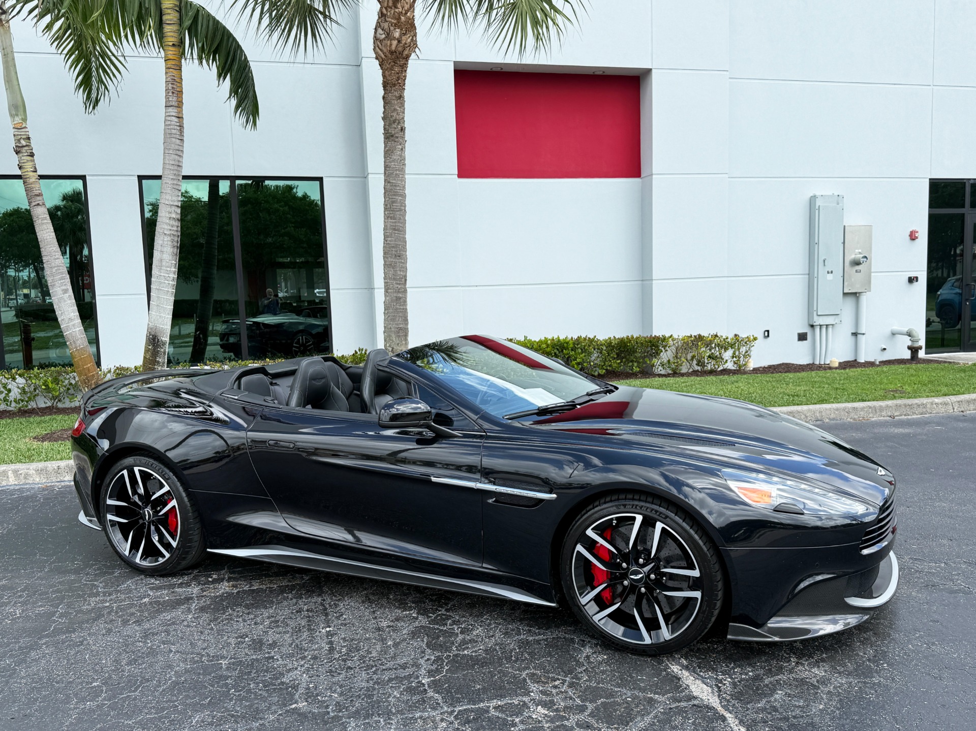 Used-2018-Aston-Martin-Vanquish-S-Volante