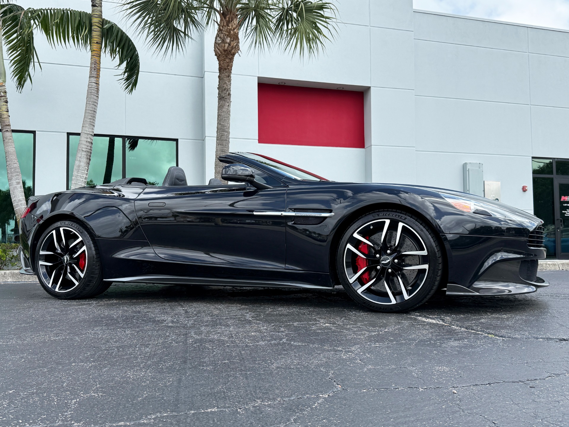 Used-2018-Aston-Martin-Vanquish-S-Volante