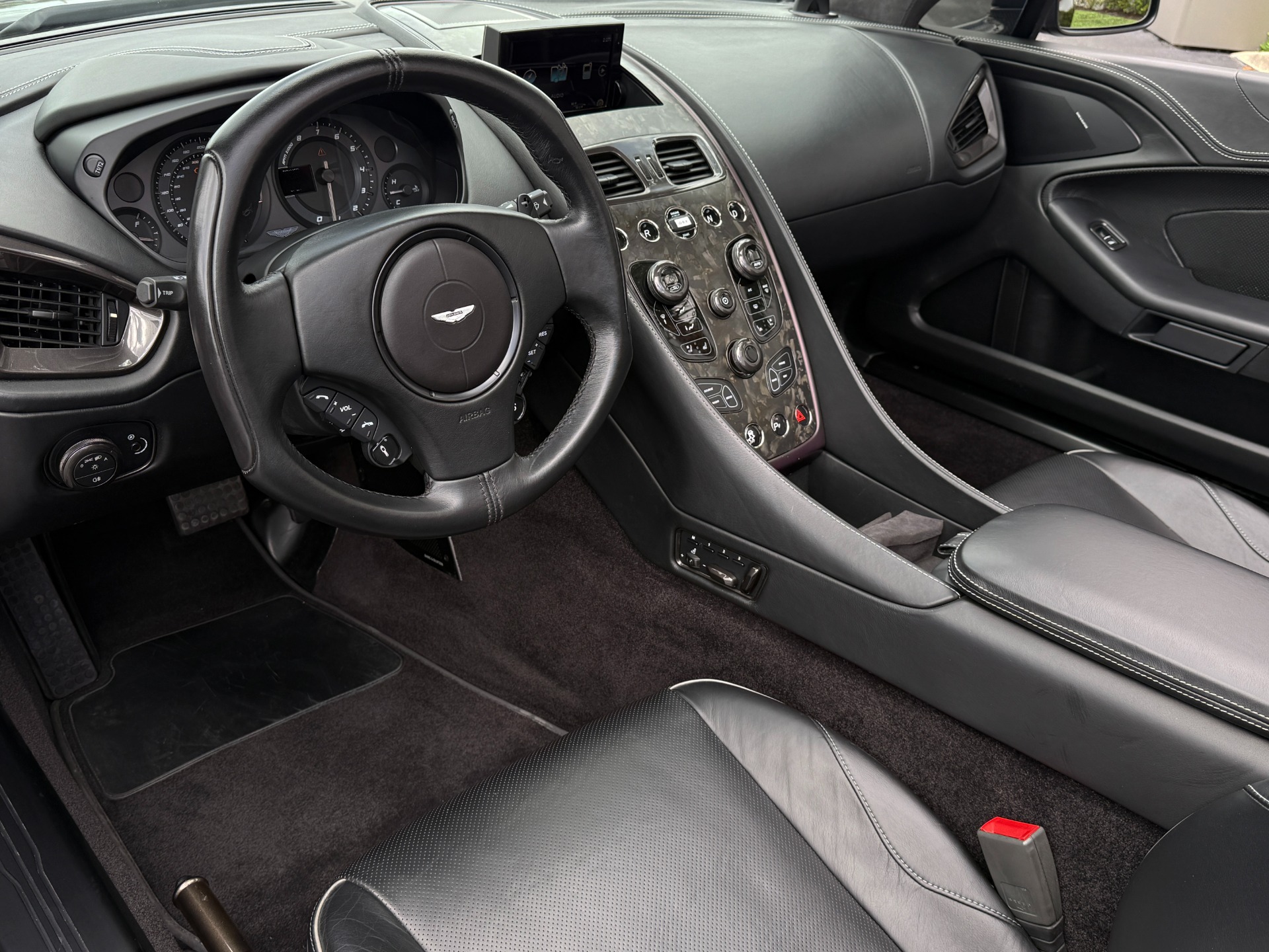 Used-2018-Aston-Martin-Vanquish-S-Volante