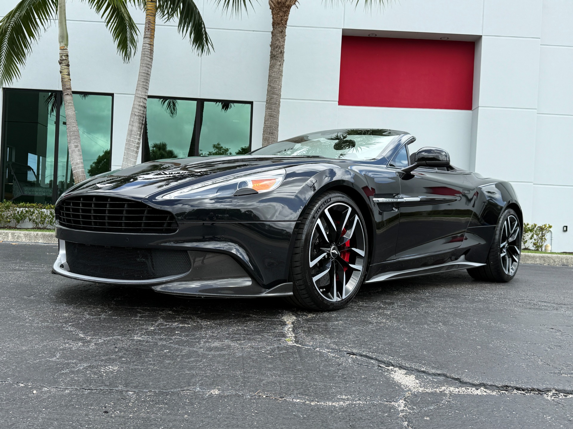 Used-2018-Aston-Martin-Vanquish-S-Volante