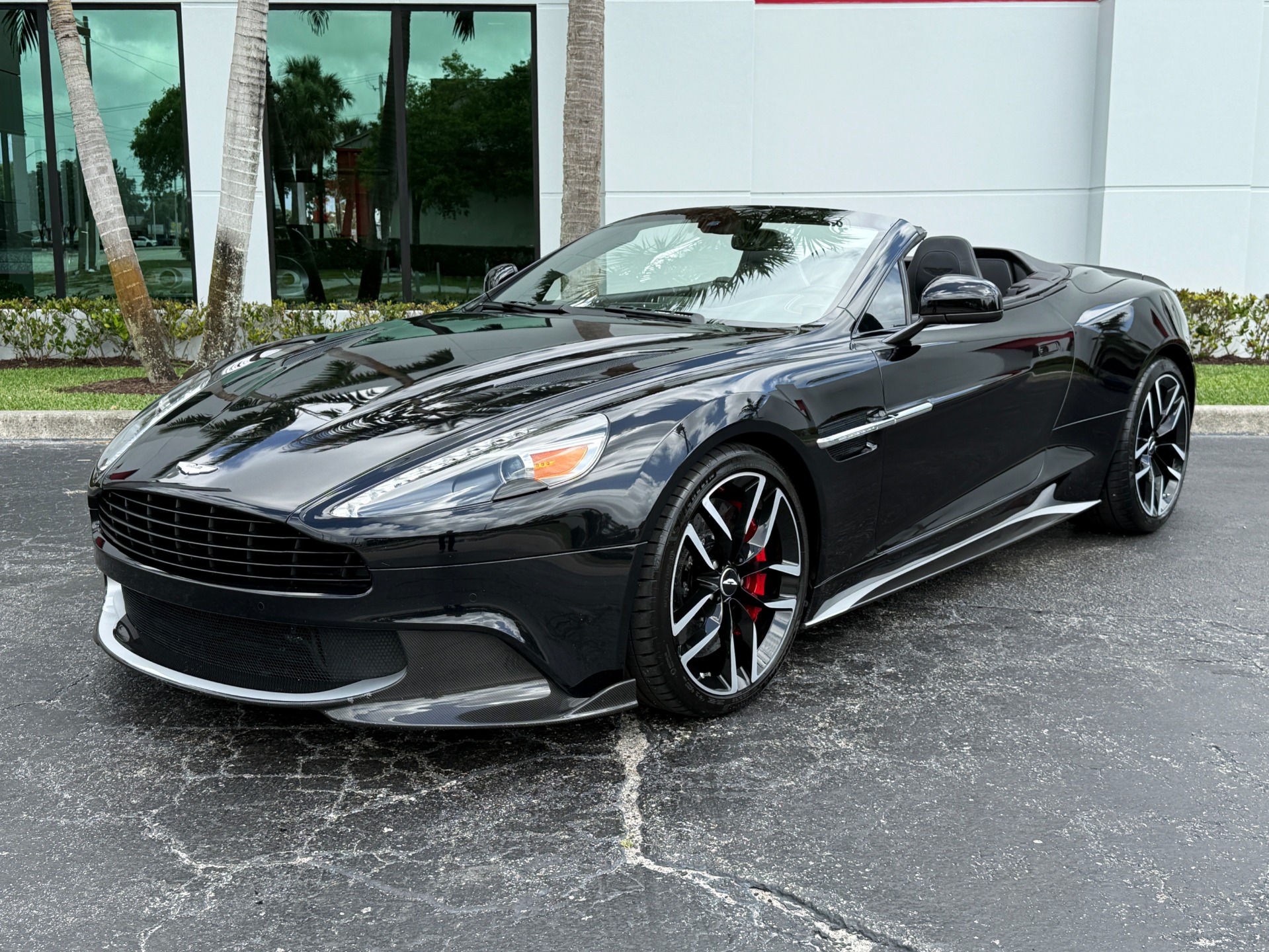 Used-2018-Aston-Martin-Vanquish-S-Volante