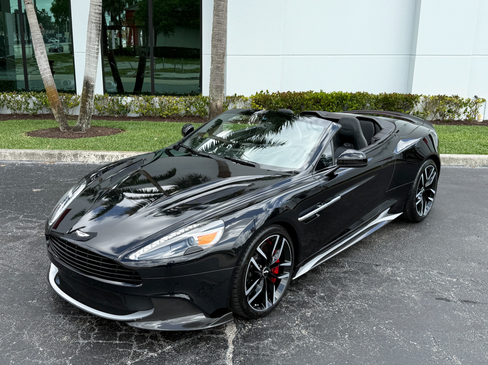 Used-2018-Aston-Martin-Vanquish-S-Volante