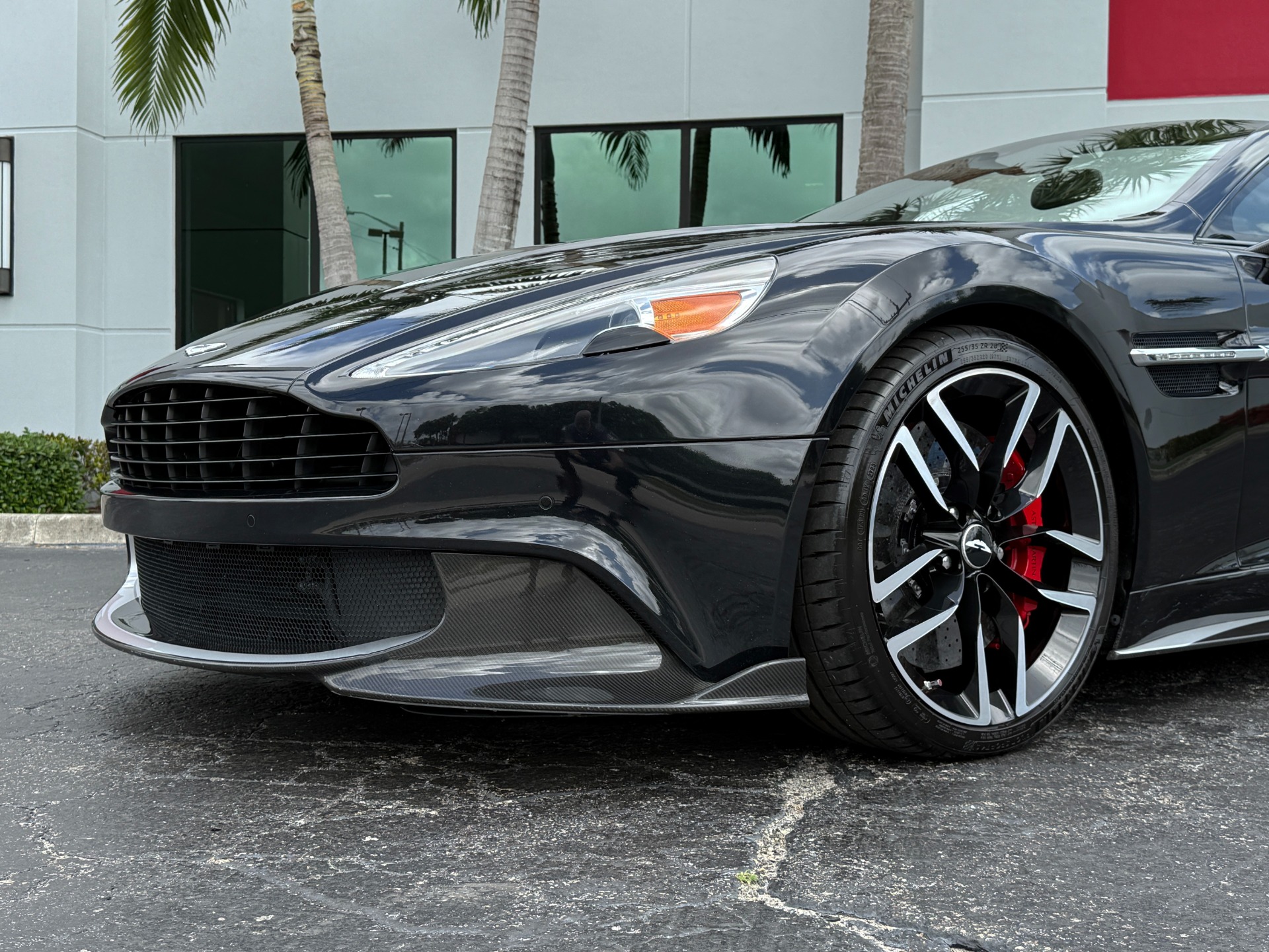 Used-2018-Aston-Martin-Vanquish-S-Volante