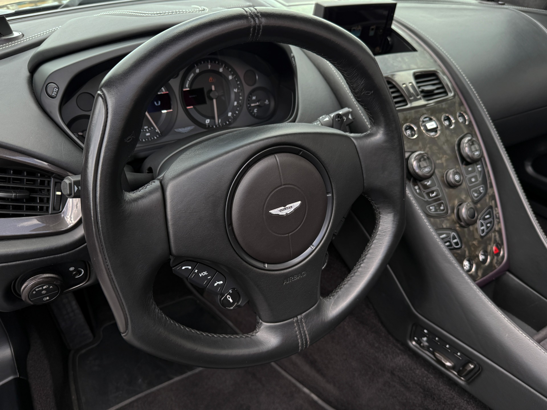 Used-2018-Aston-Martin-Vanquish-S-Volante
