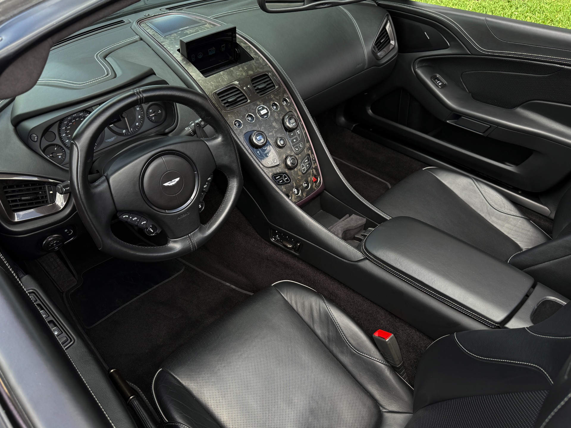 Used-2018-Aston-Martin-Vanquish-S-Volante