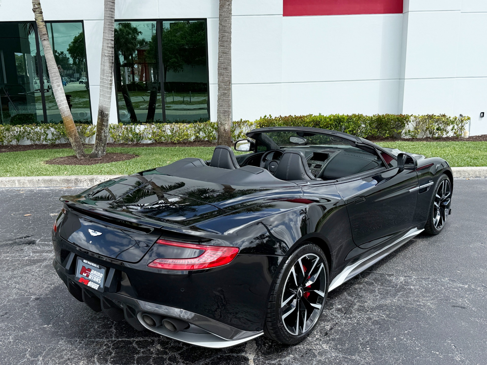 Used-2018-Aston-Martin-Vanquish-S-Volante