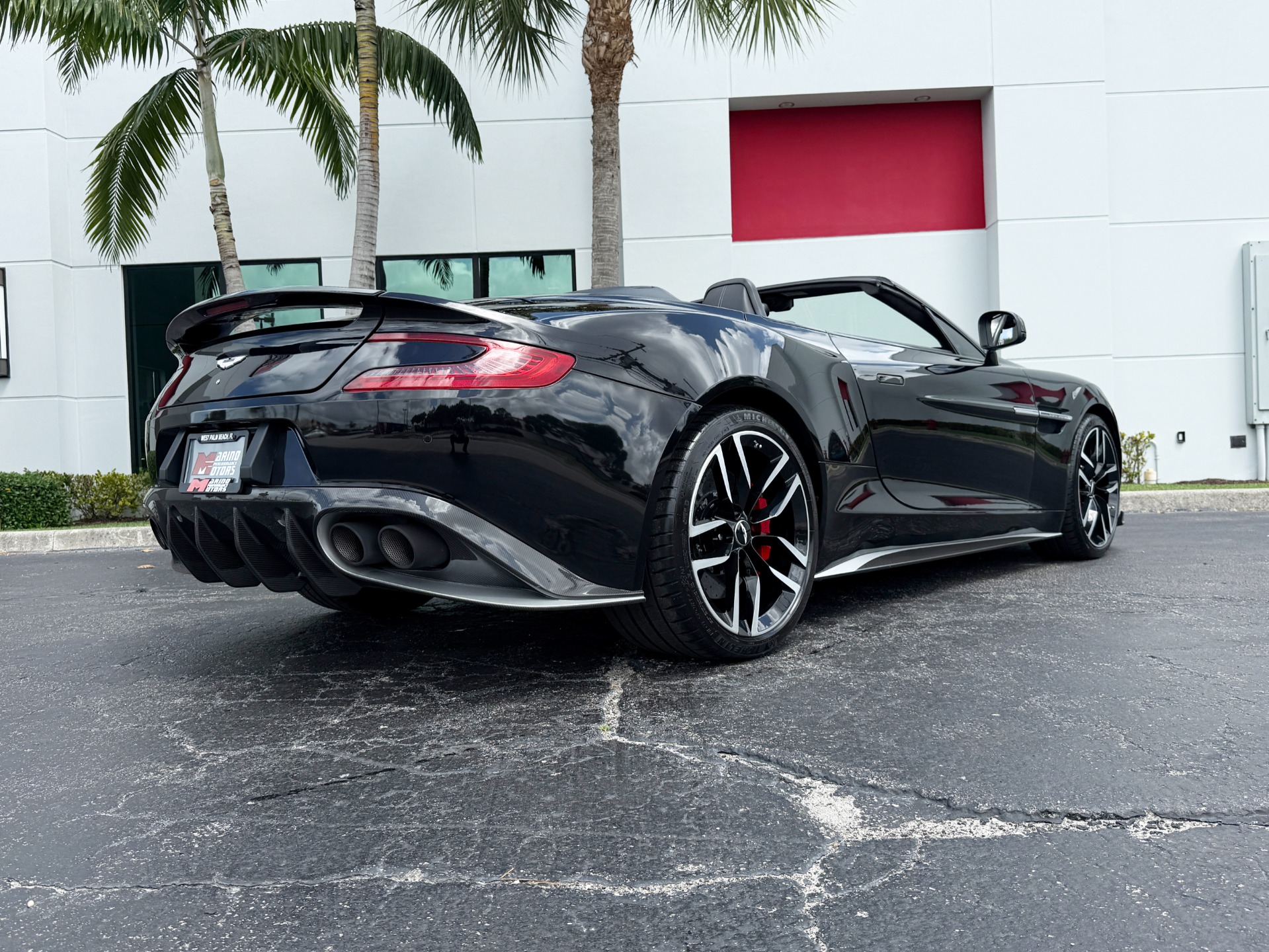 Used-2018-Aston-Martin-Vanquish-S-Volante