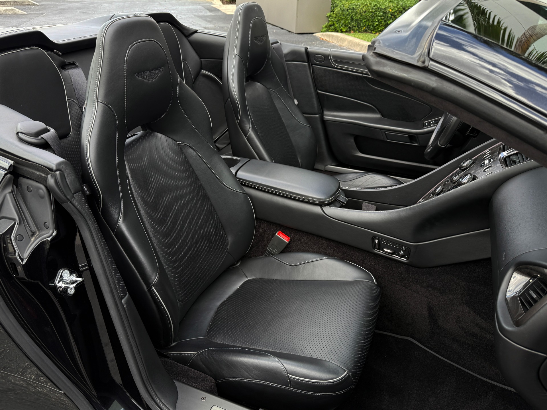 Used-2018-Aston-Martin-Vanquish-S-Volante