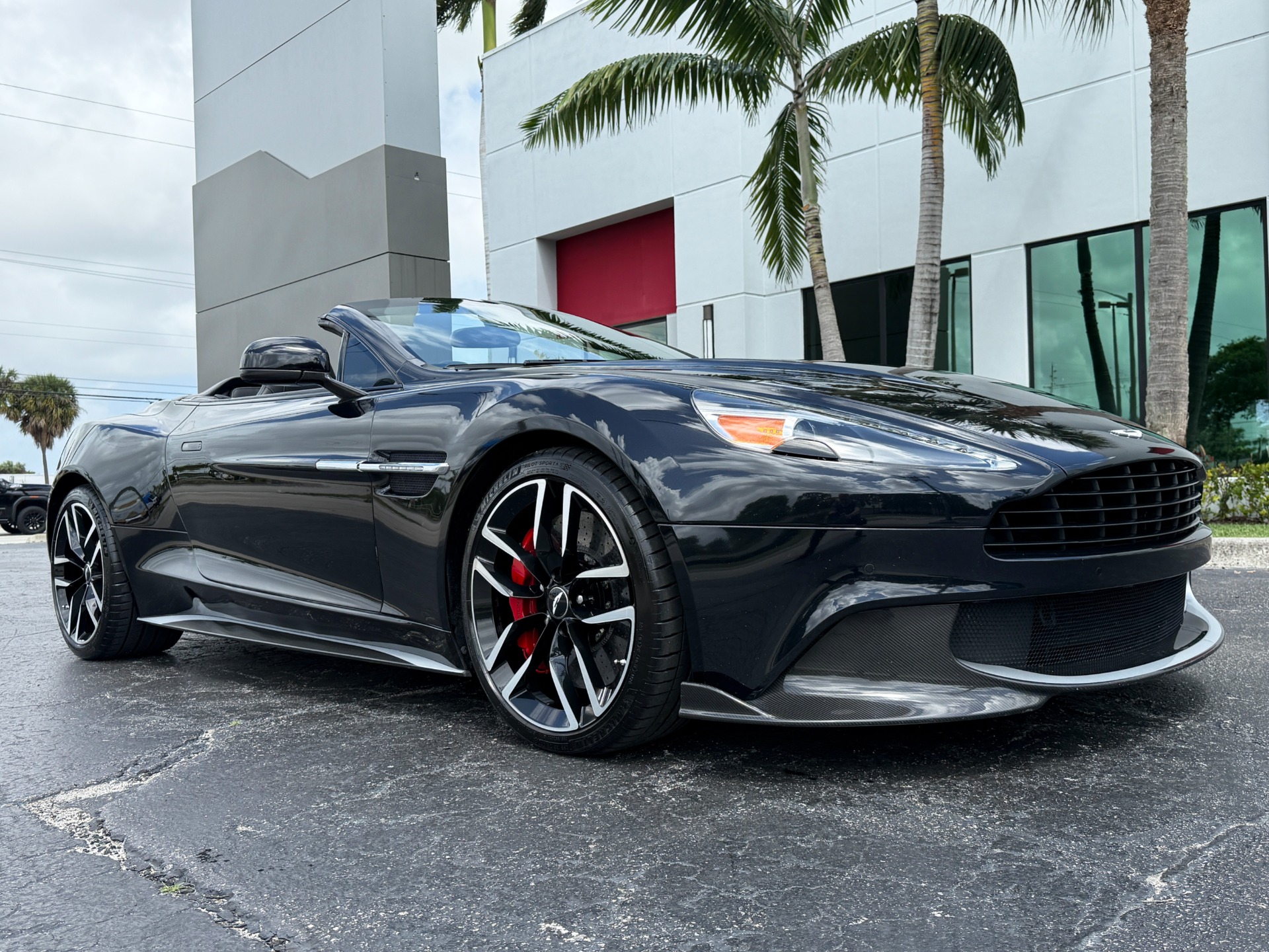Used-2018-Aston-Martin-Vanquish-S-Volante