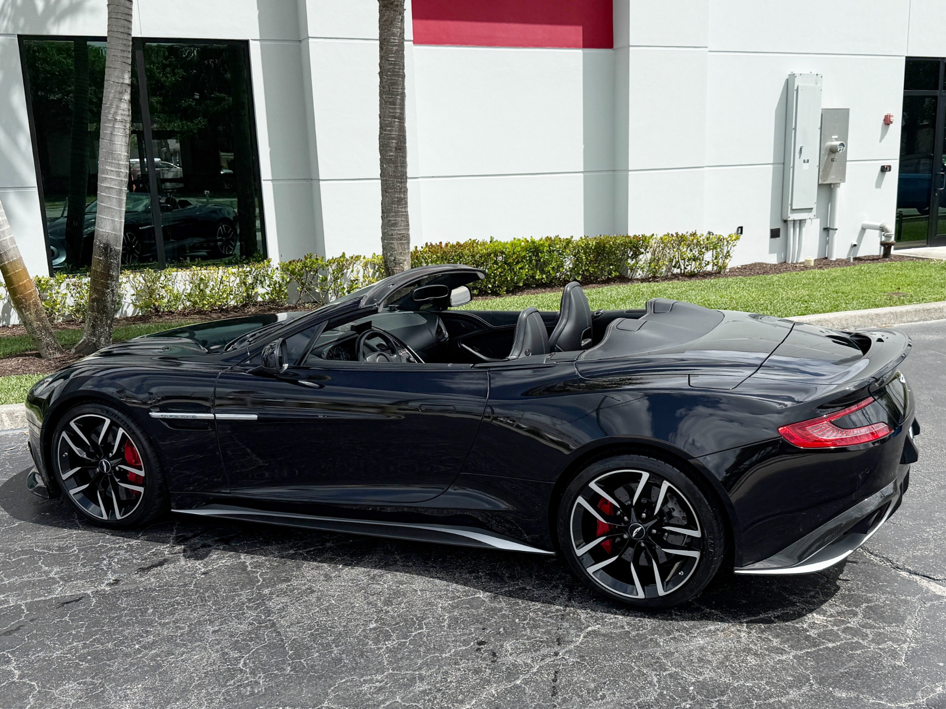 Used-2018-Aston-Martin-Vanquish-S-Volante