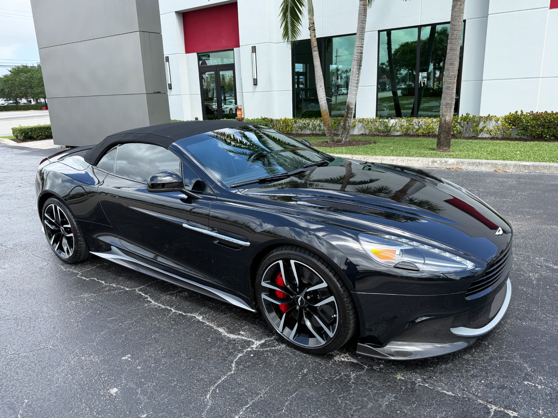 Used-2018-Aston-Martin-Vanquish-S-Volante