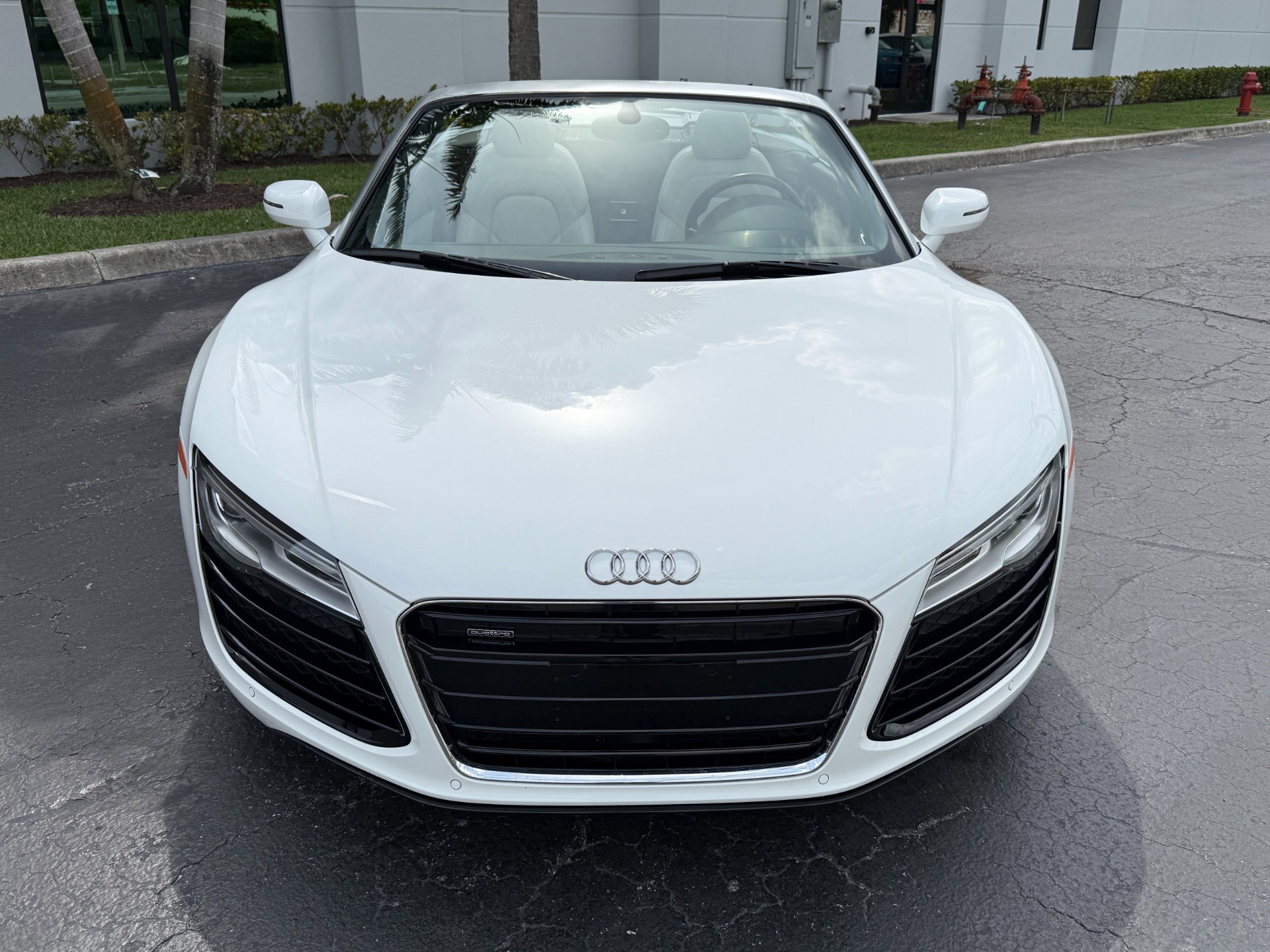 Used-2014-Audi-R8-42-quattro-Spyder