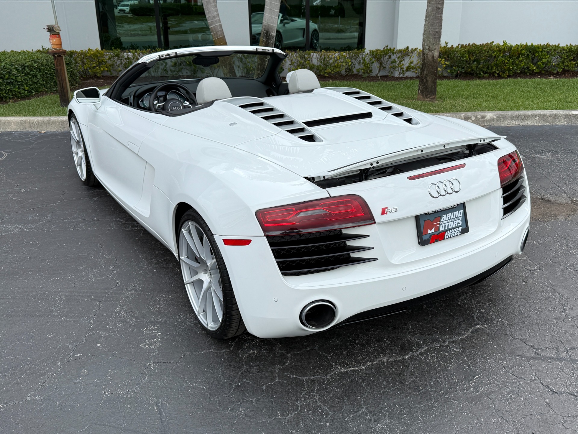 Used-2014-Audi-R8-42-quattro-Spyder