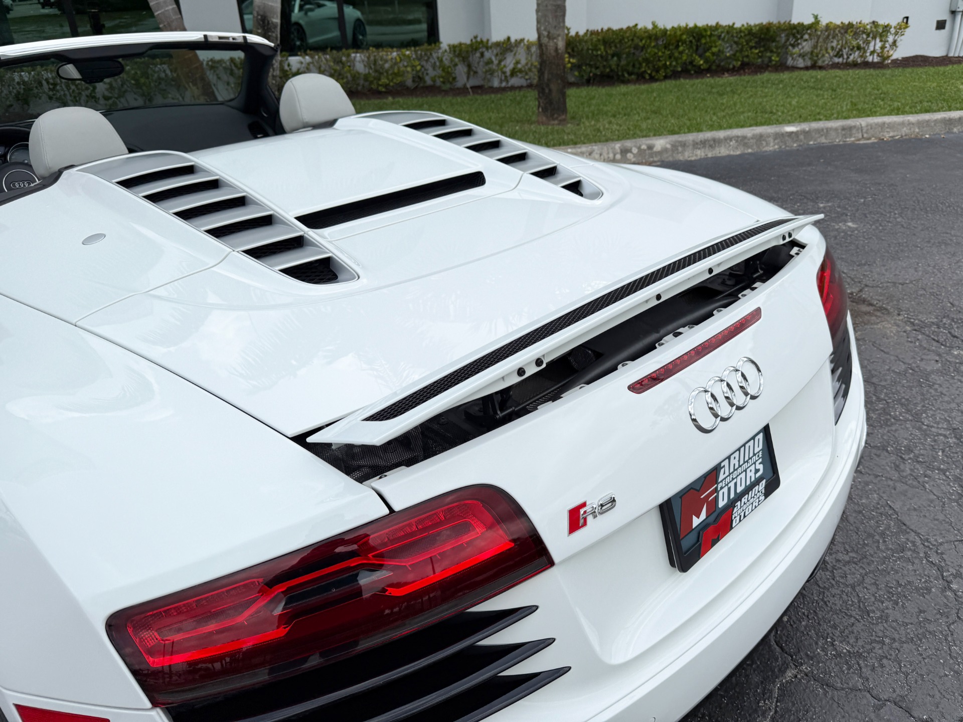 Used-2014-Audi-R8-42-quattro-Spyder