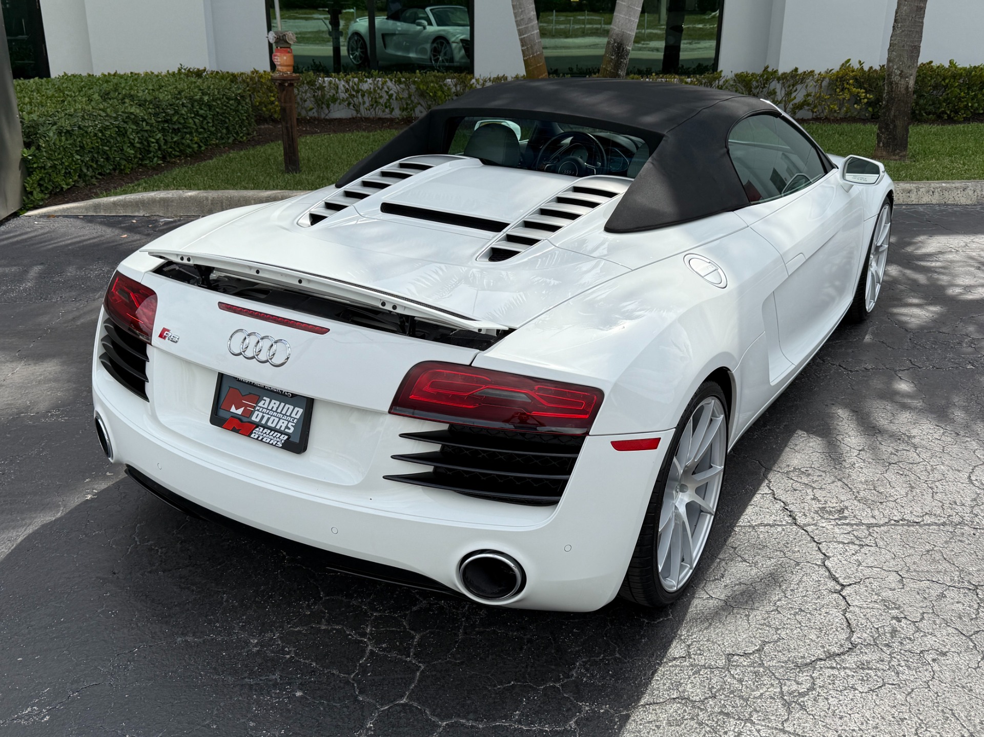 Used-2014-Audi-R8-42-quattro-Spyder
