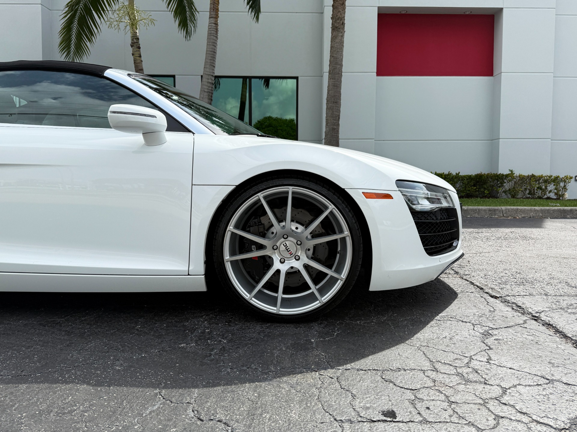 Used-2014-Audi-R8-42-quattro-Spyder