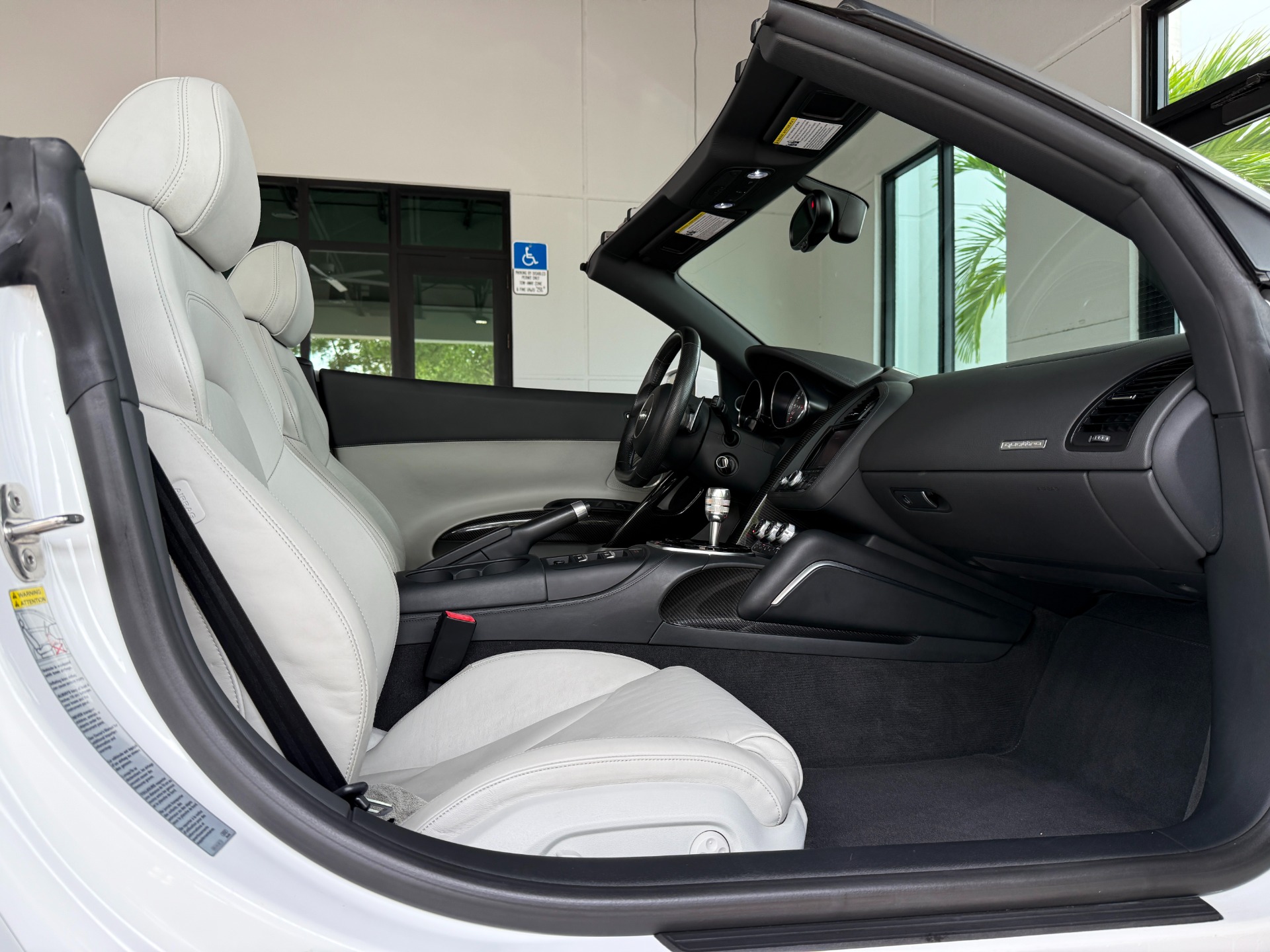Used-2014-Audi-R8-42-quattro-Spyder