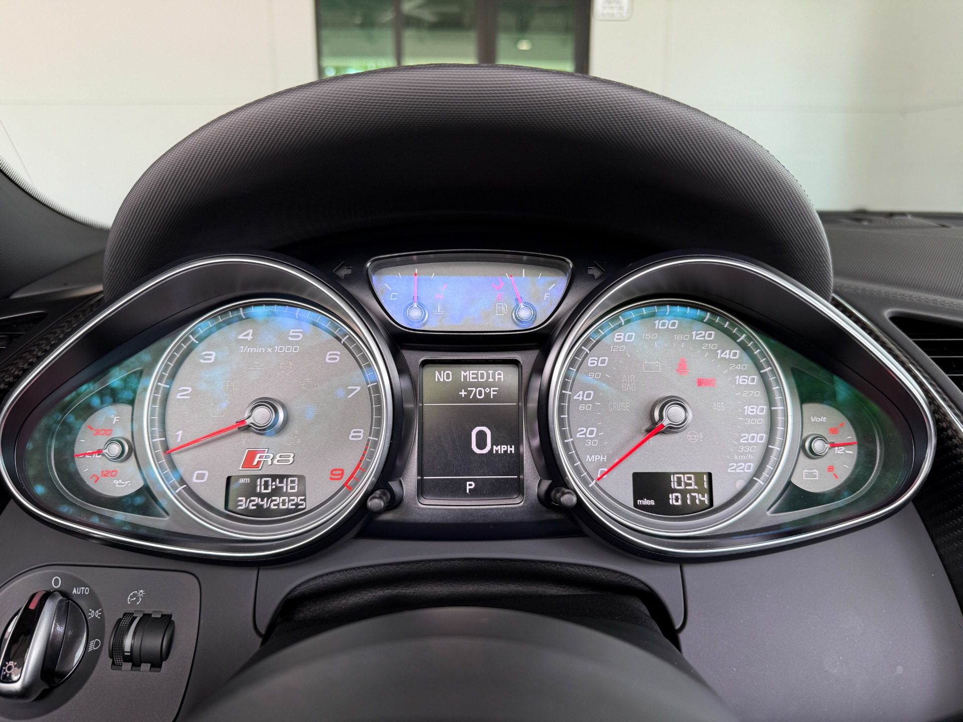 Used-2014-Audi-R8-42-quattro-Spyder