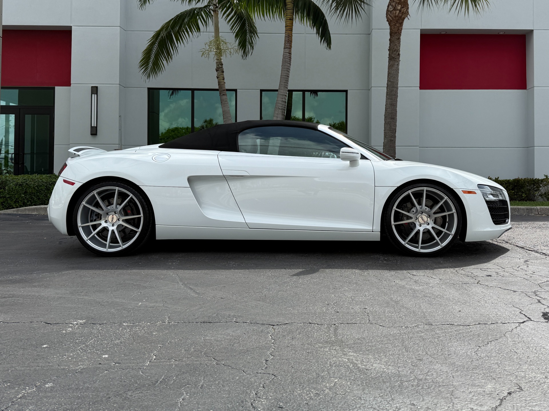 Used-2014-Audi-R8-42-quattro-Spyder