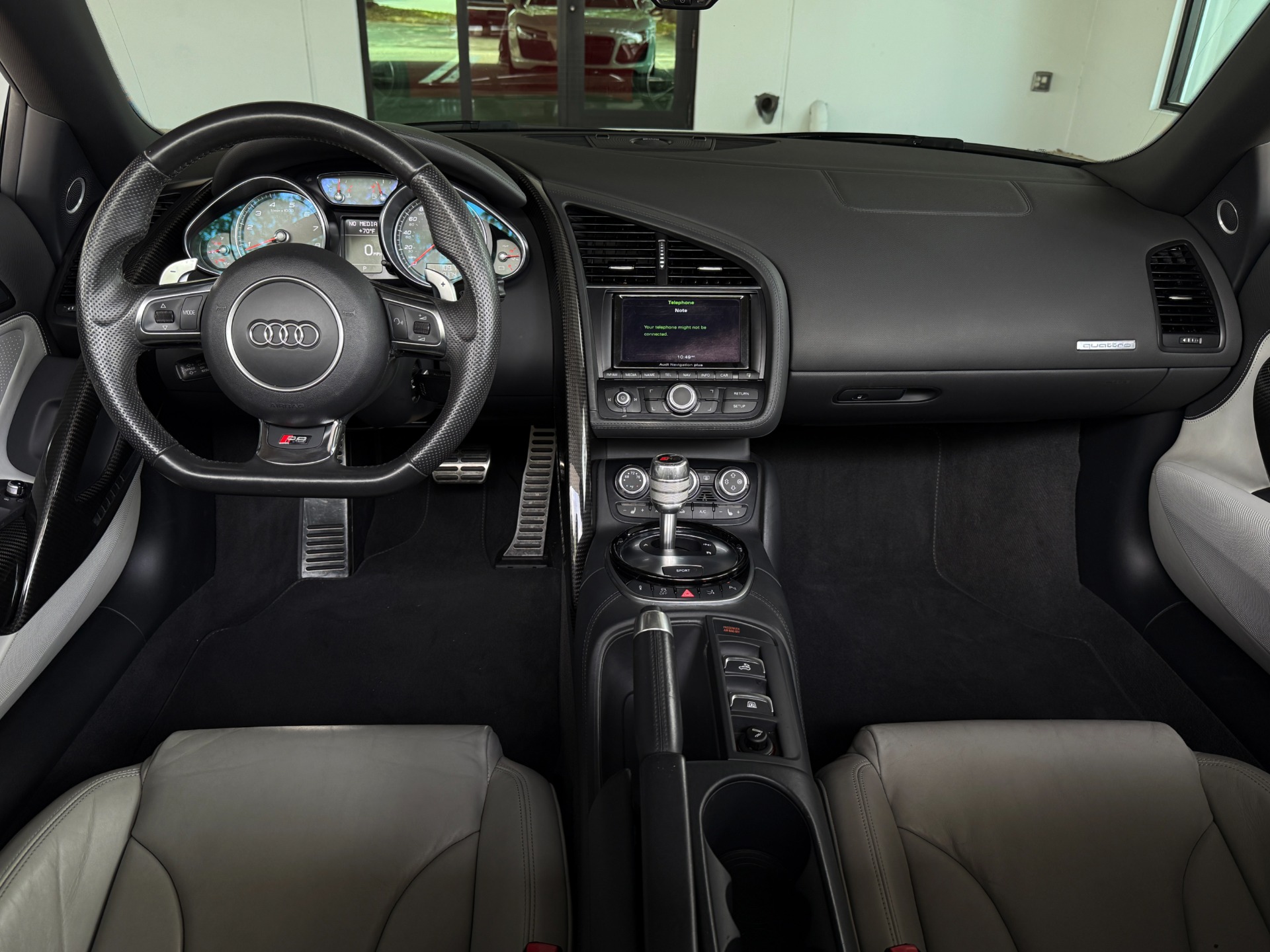 Used-2014-Audi-R8-42-quattro-Spyder