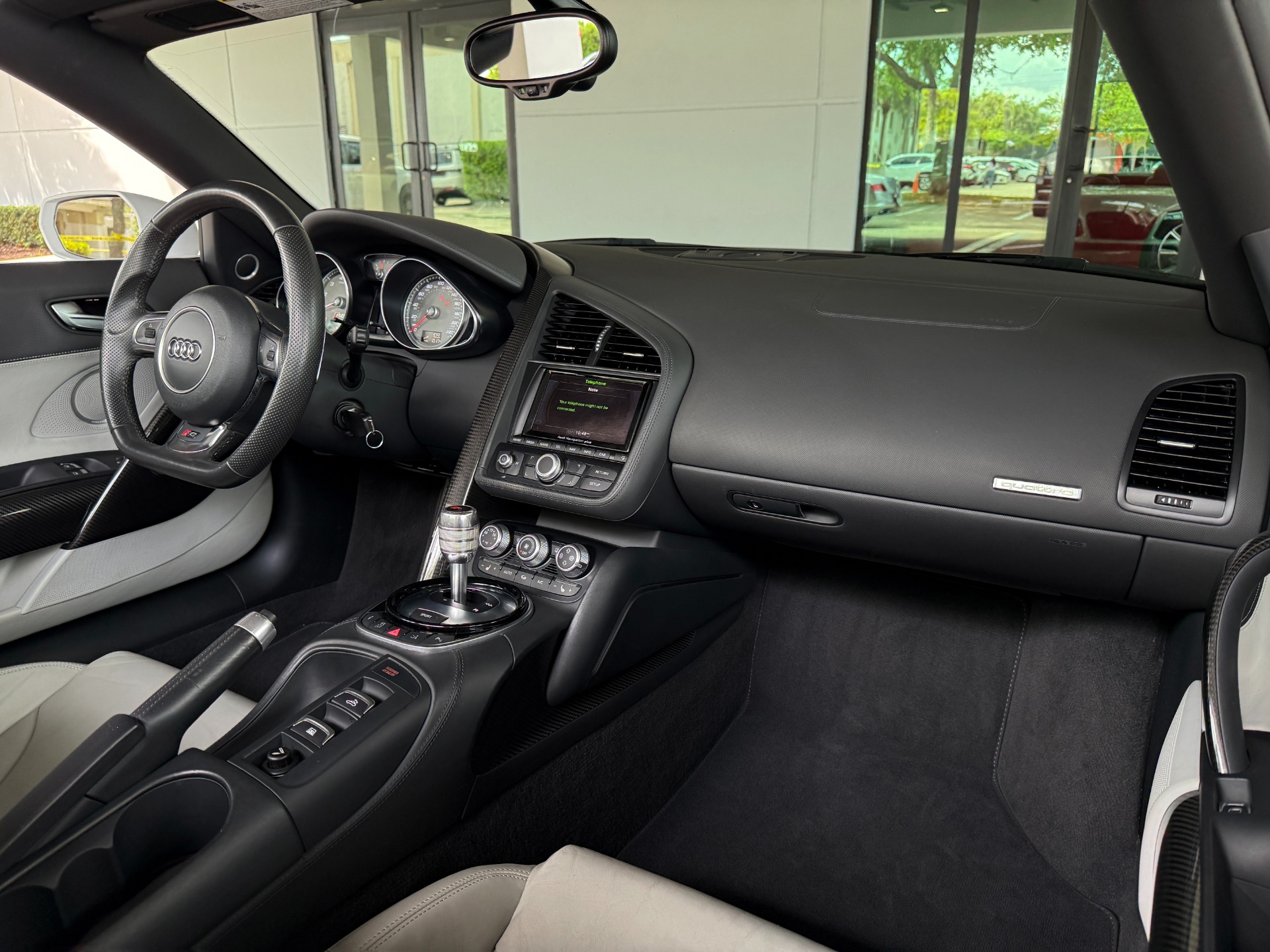 Used-2014-Audi-R8-42-quattro-Spyder