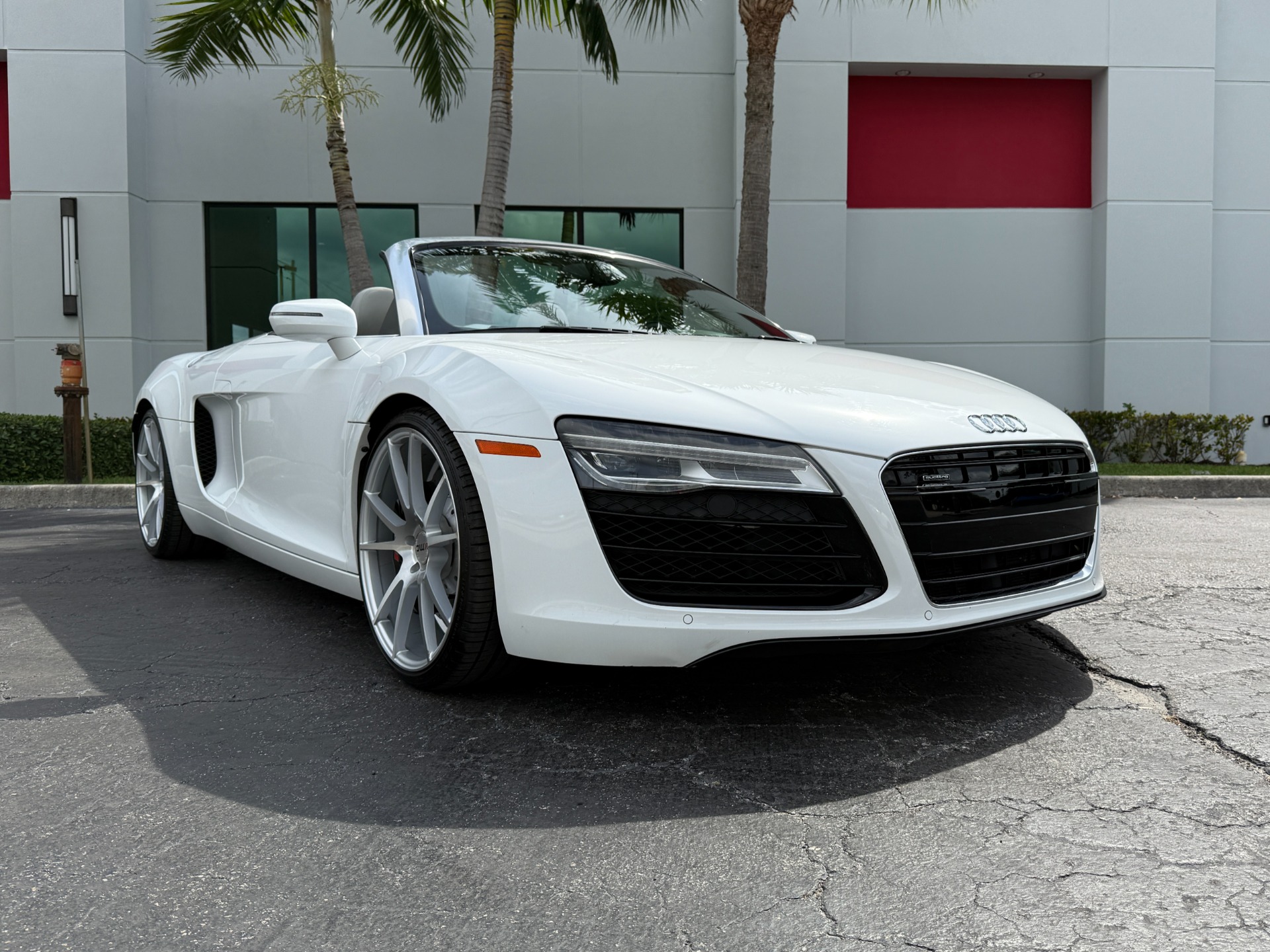 Used-2014-Audi-R8-42-quattro-Spyder
