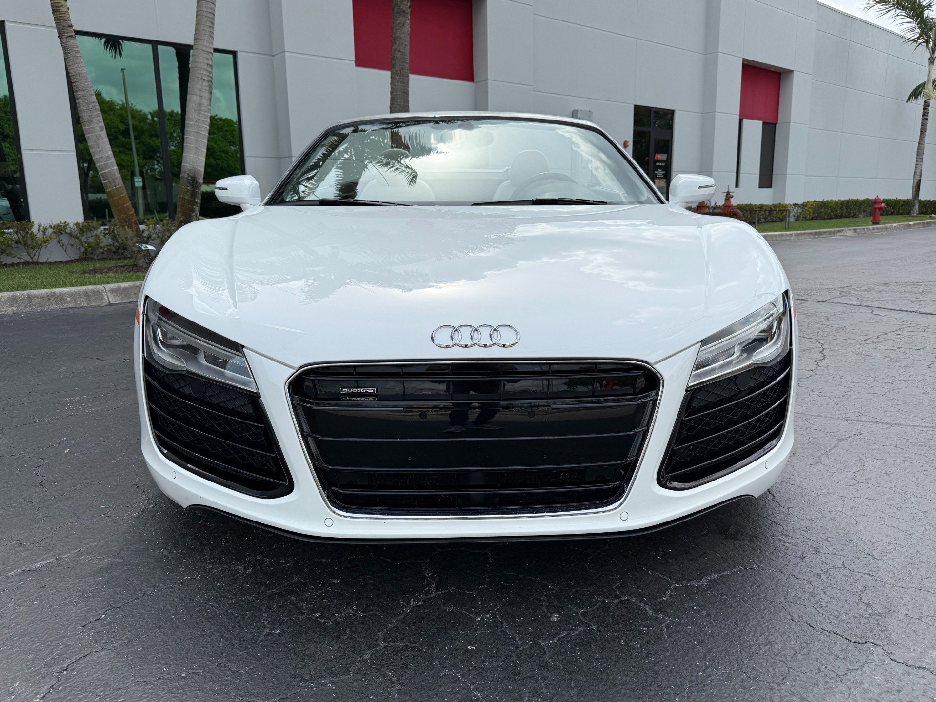 Used-2014-Audi-R8-42-quattro-Spyder