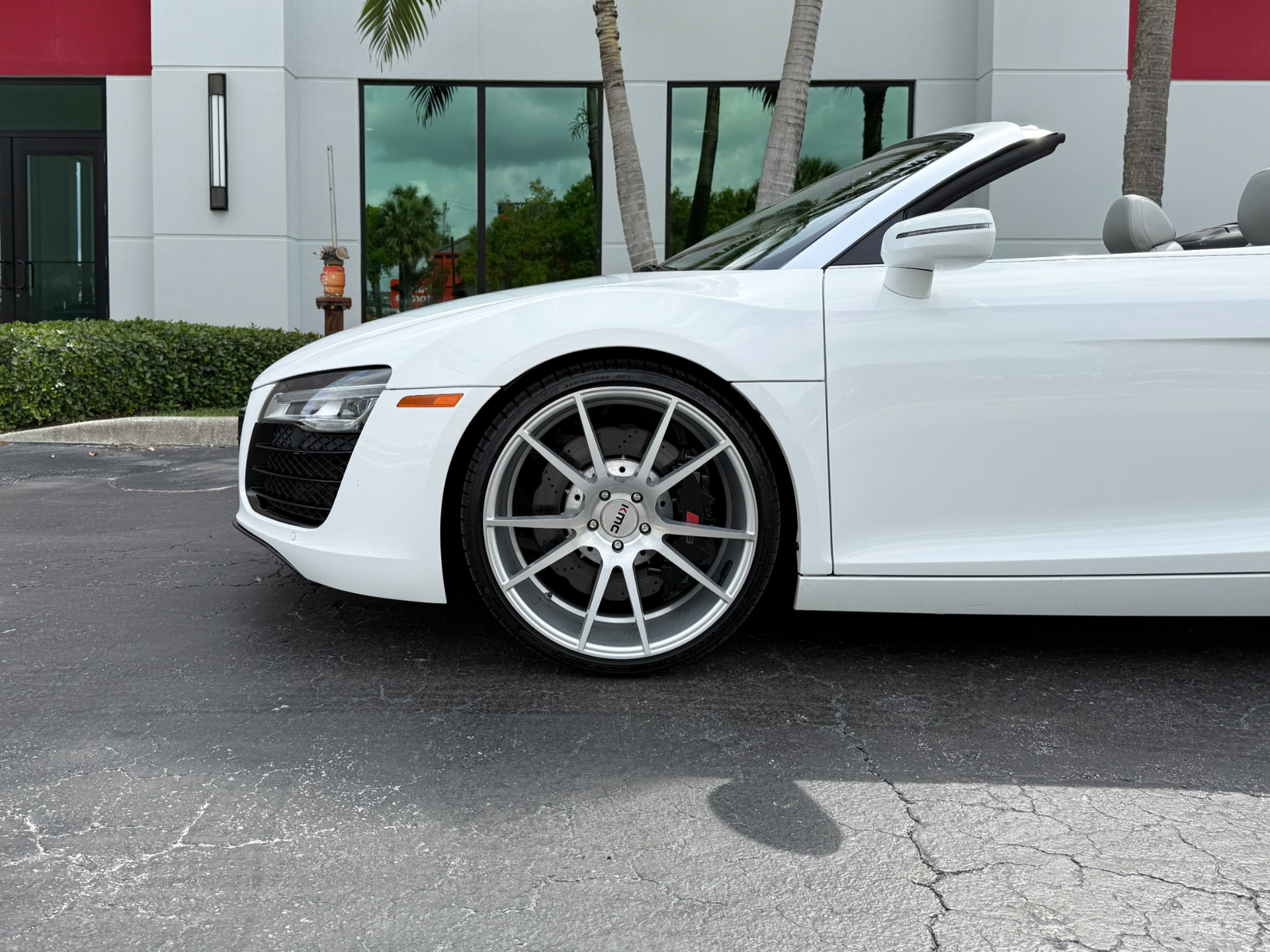 Used-2014-Audi-R8-42-quattro-Spyder