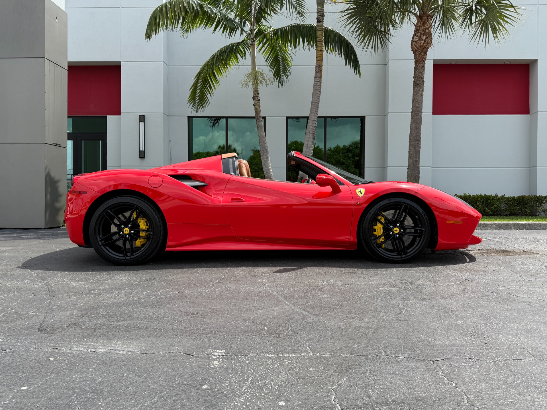Used-2017-Ferrari-488-Spider