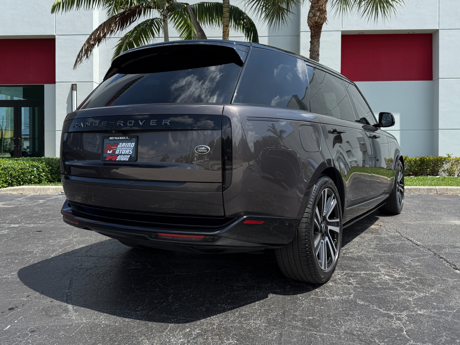Used-2023-Land-Rover-Range-Rover-P400-SE-LWB