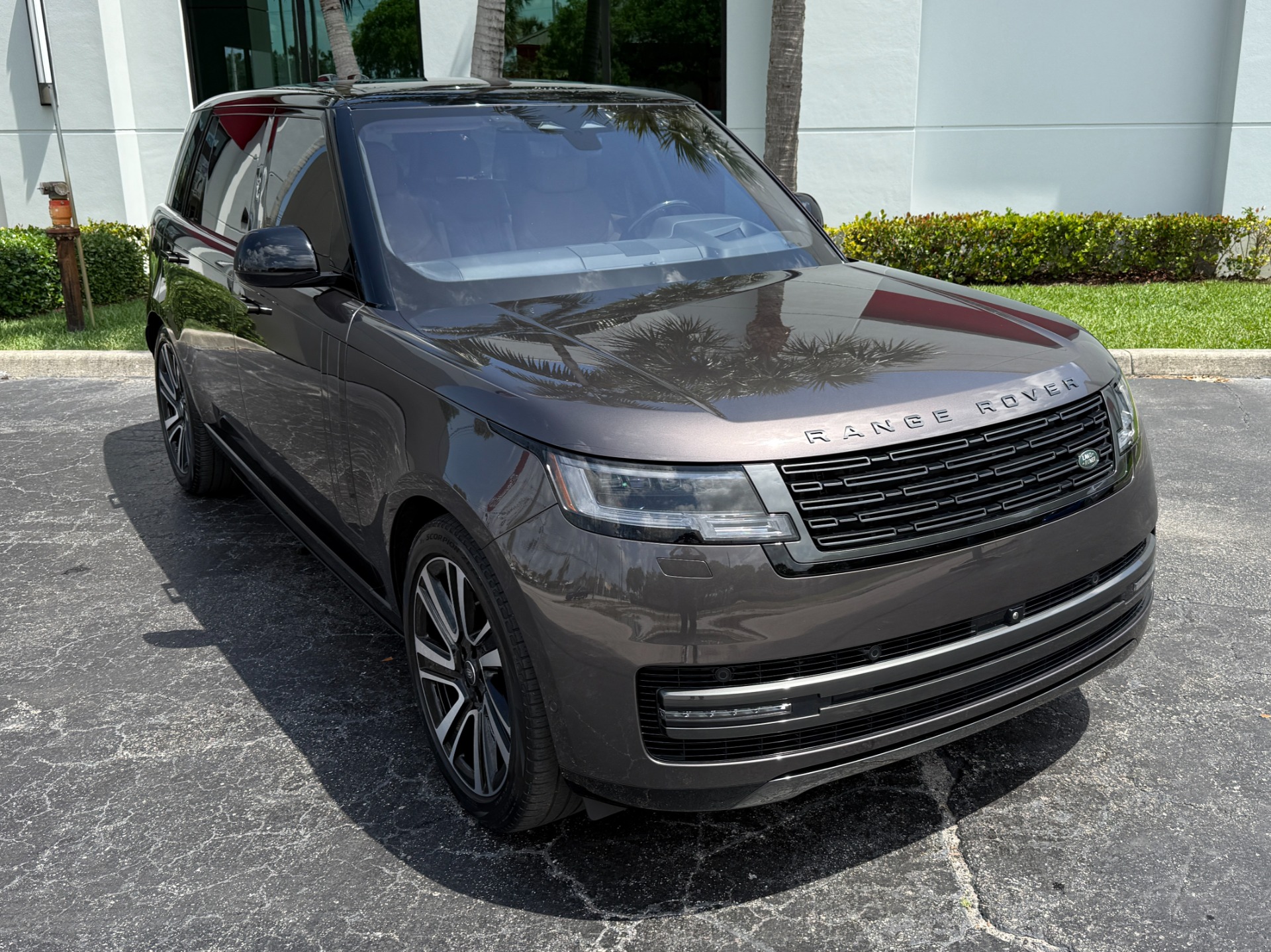 Used-2023-Land-Rover-Range-Rover-P400-SE-LWB
