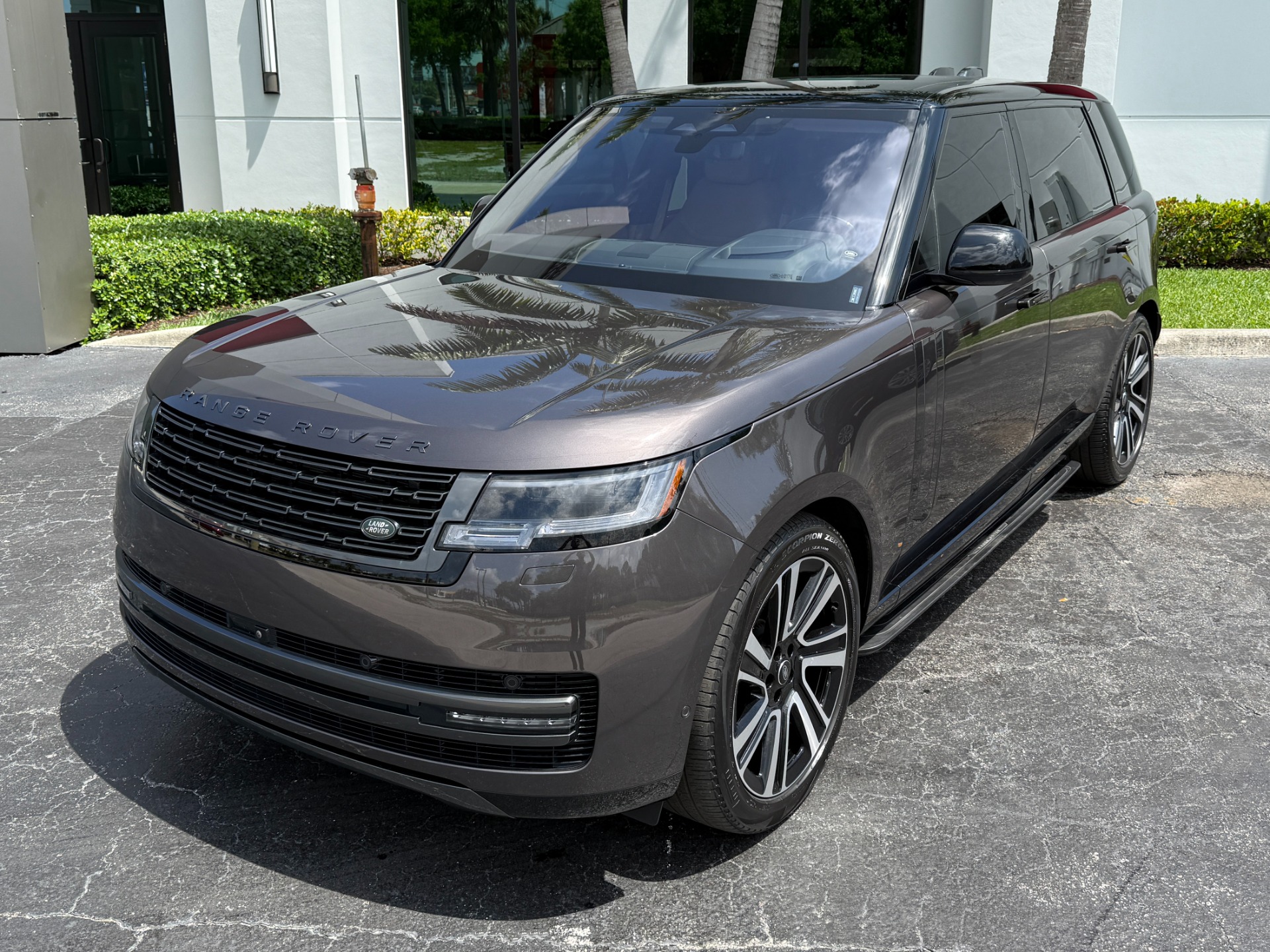 Used-2023-Land-Rover-Range-Rover-P400-SE-LWB