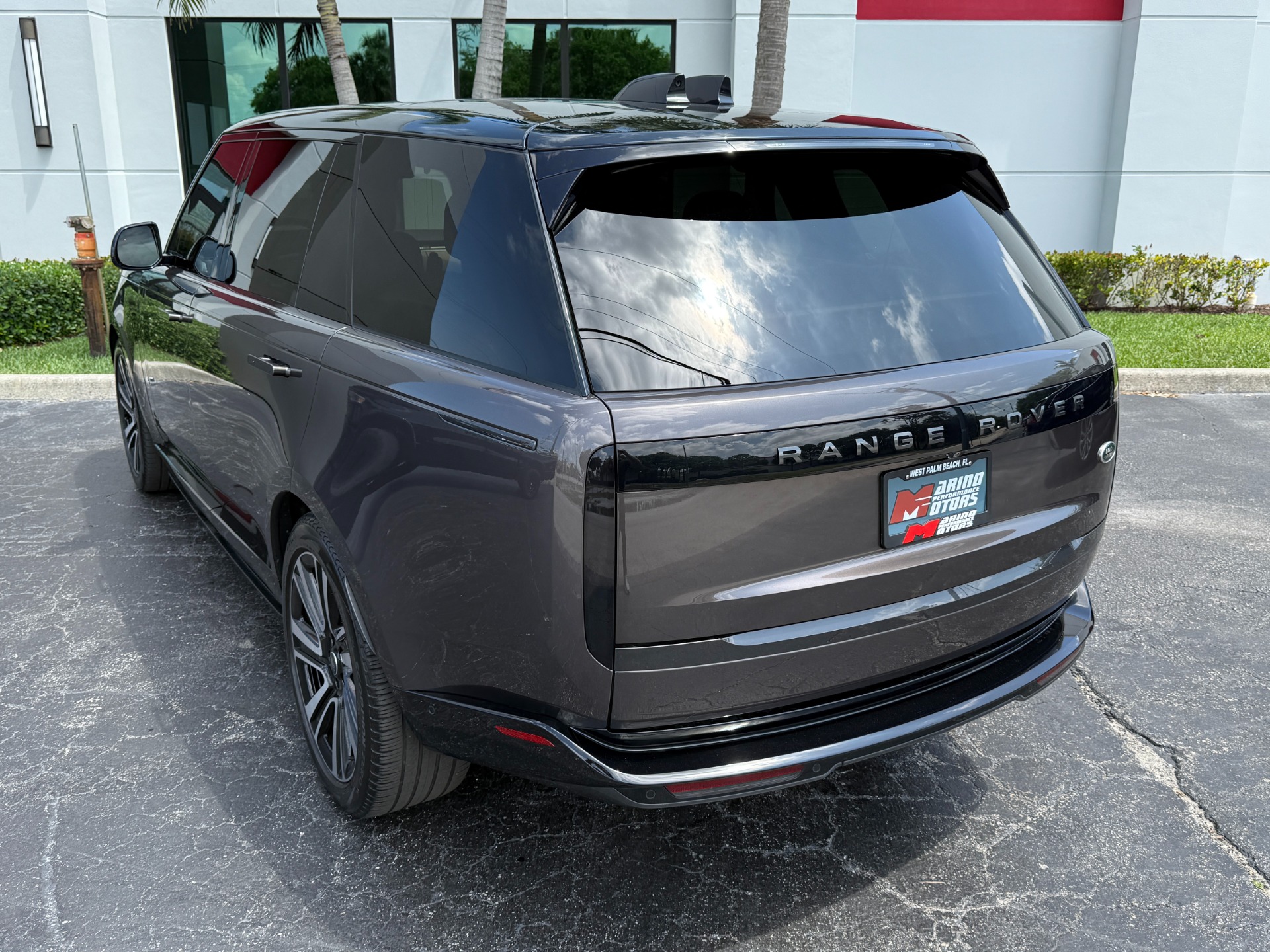 Used-2023-Land-Rover-Range-Rover-P400-SE-LWB