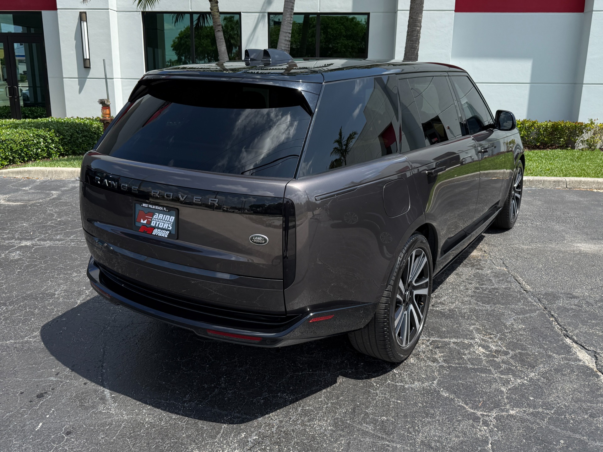 Used-2023-Land-Rover-Range-Rover-P400-SE-LWB