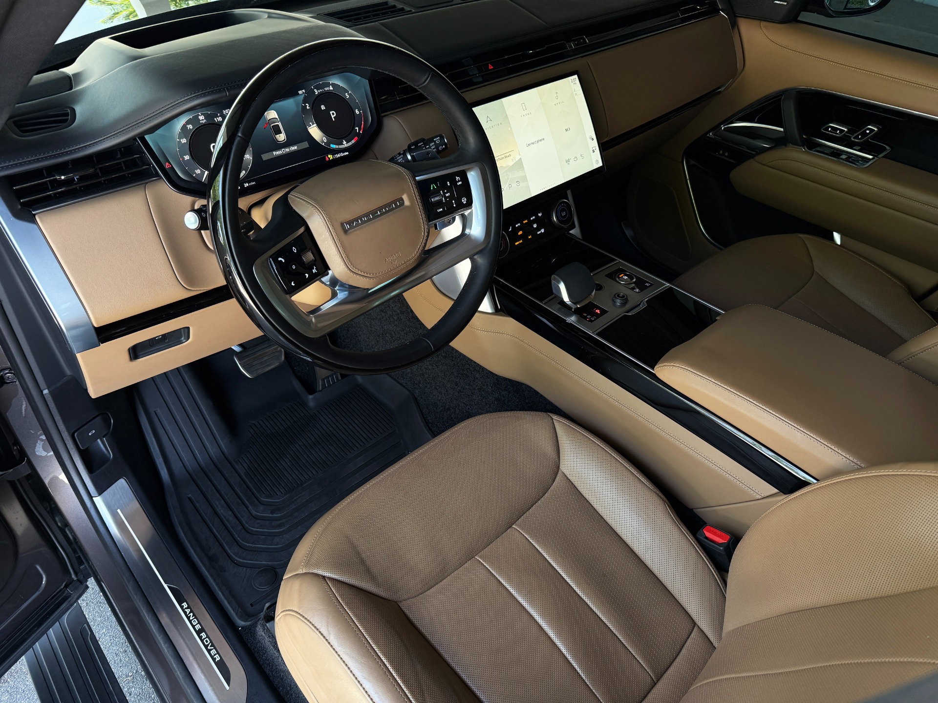 Used-2023-Land-Rover-Range-Rover-P400-SE-LWB