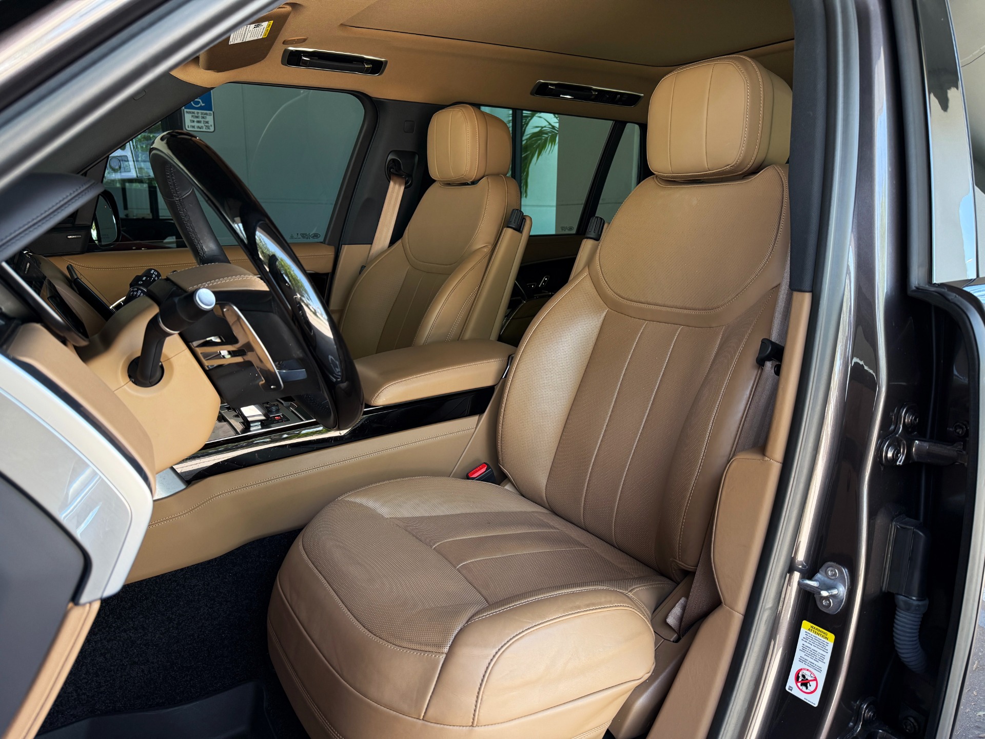 Used-2023-Land-Rover-Range-Rover-P400-SE-LWB