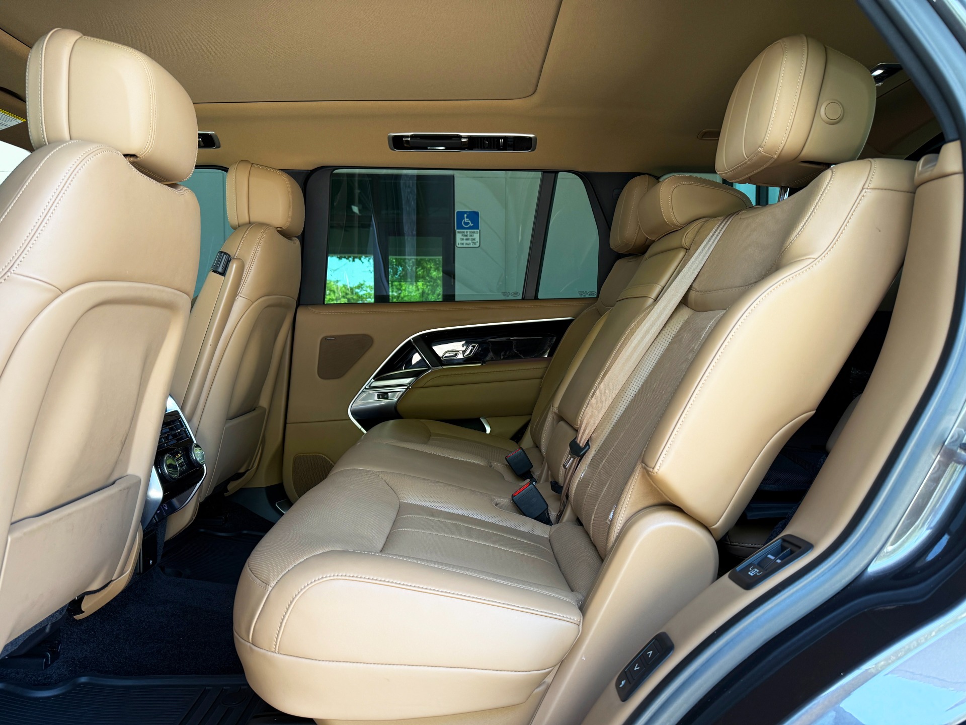 Used-2023-Land-Rover-Range-Rover-P400-SE-LWB