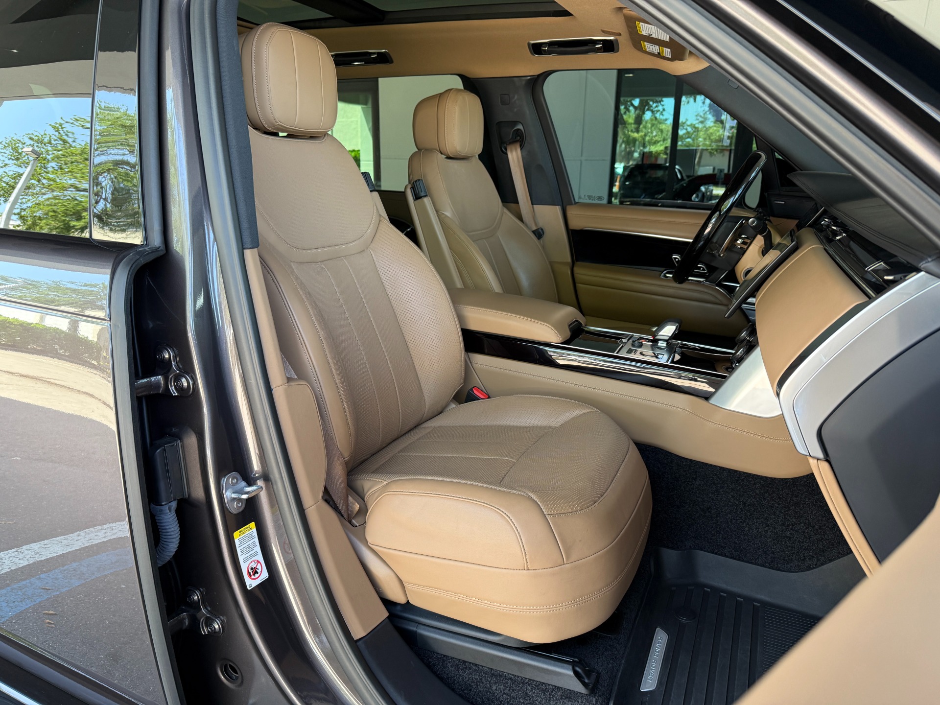 Used-2023-Land-Rover-Range-Rover-P400-SE-LWB