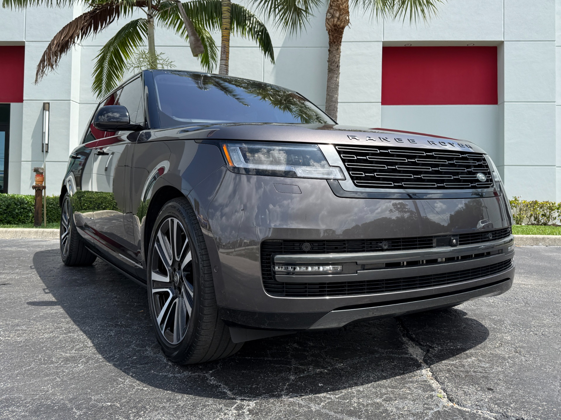 Used-2023-Land-Rover-Range-Rover-P400-SE-LWB