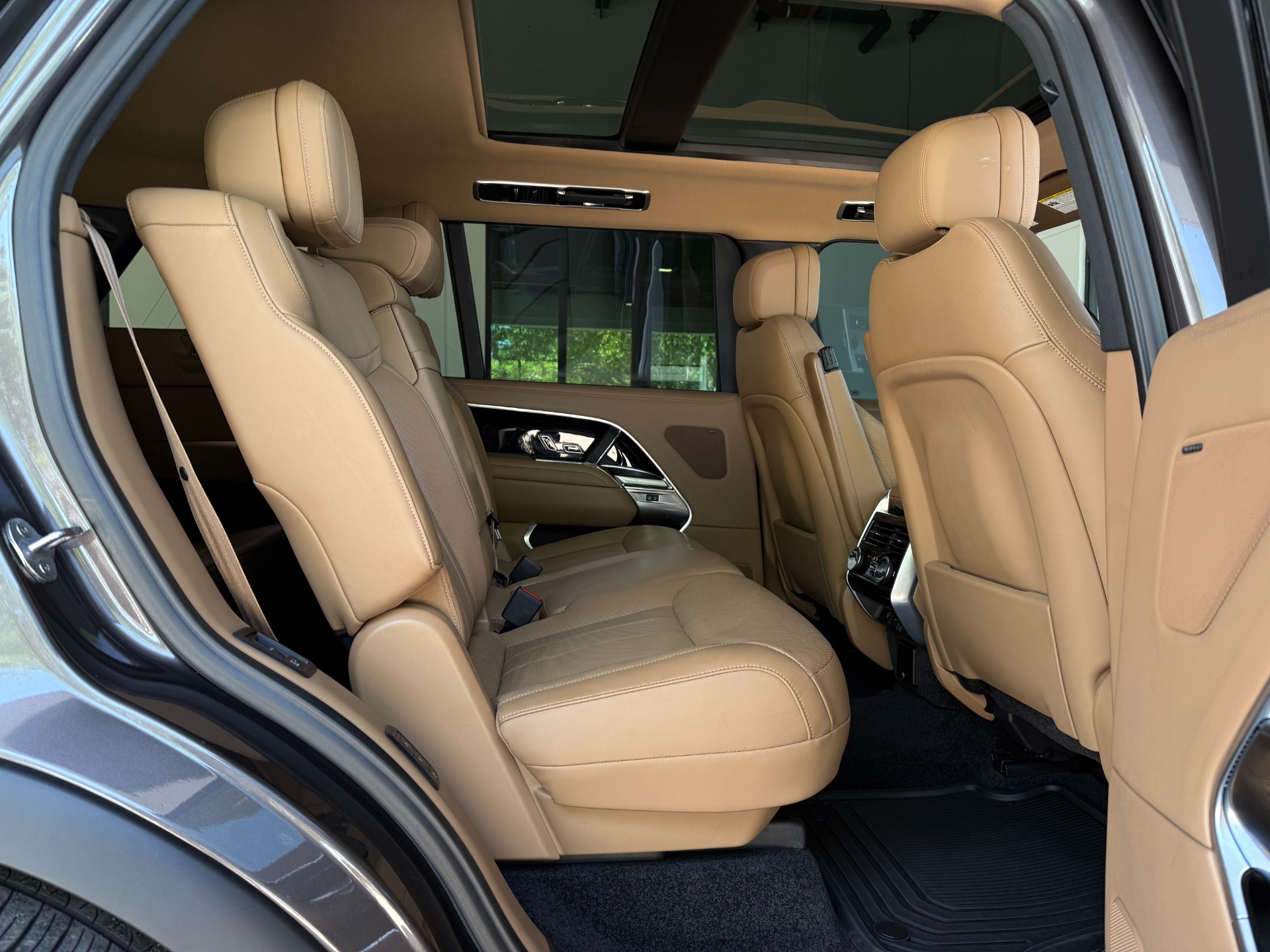Used-2023-Land-Rover-Range-Rover-P400-SE-LWB