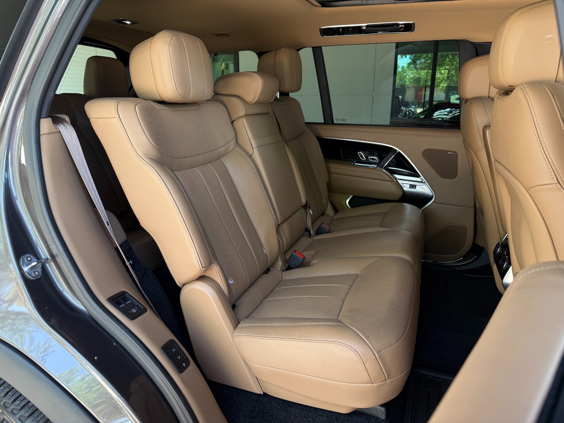 Used-2023-Land-Rover-Range-Rover-P400-SE-LWB