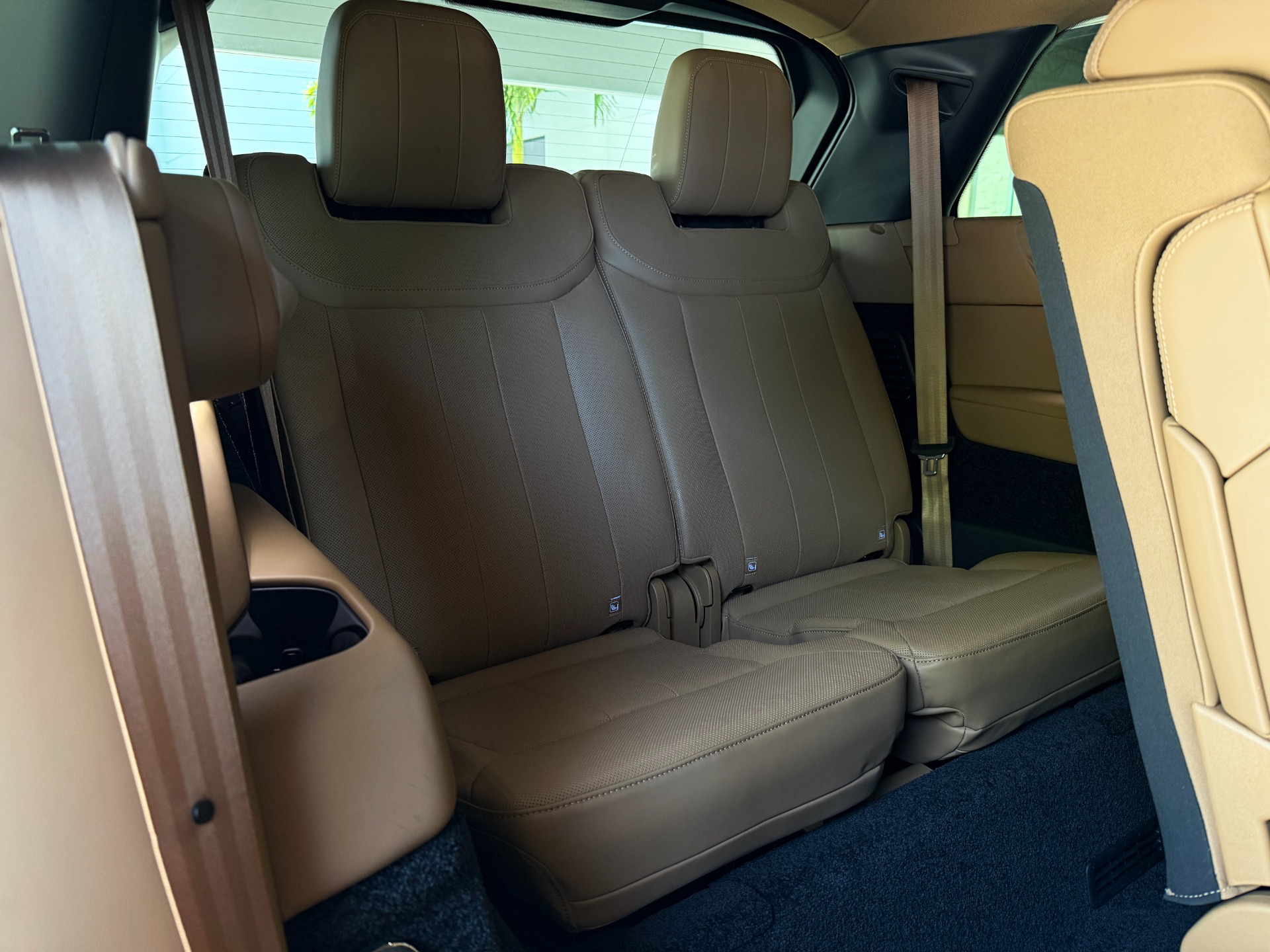 Used-2023-Land-Rover-Range-Rover-P400-SE-LWB