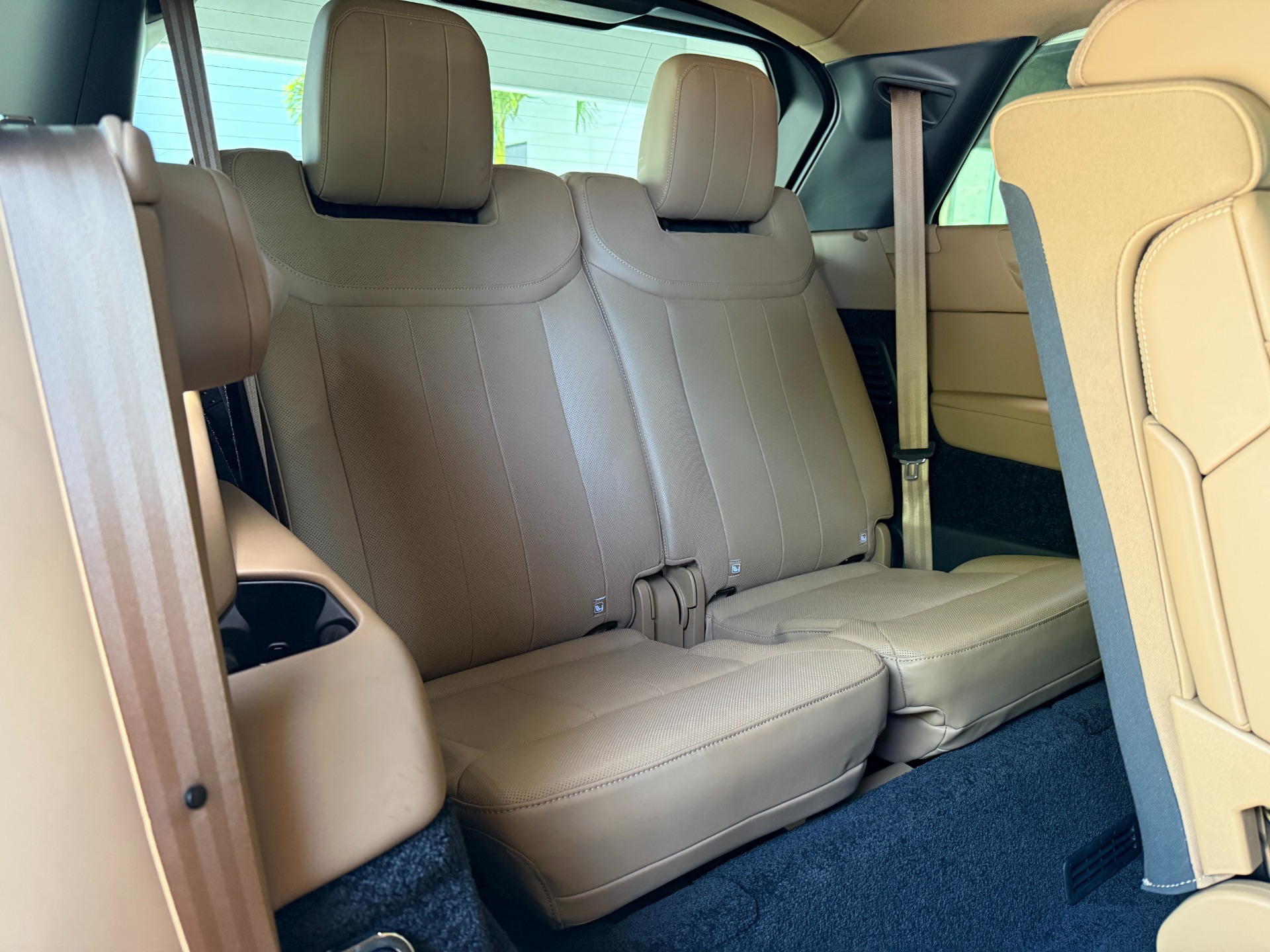 Used-2023-Land-Rover-Range-Rover-P400-SE-LWB