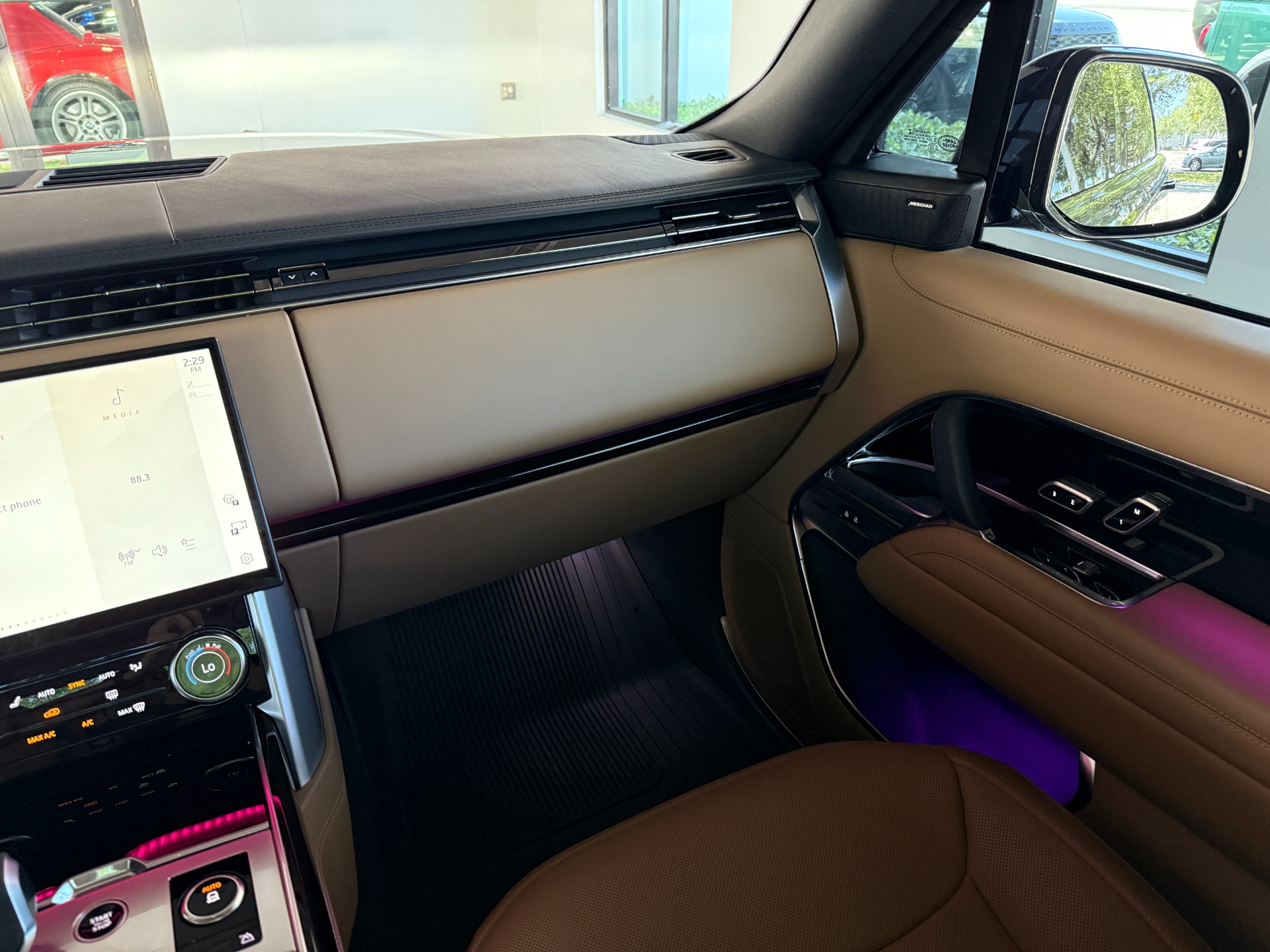 Used-2023-Land-Rover-Range-Rover-P400-SE-LWB