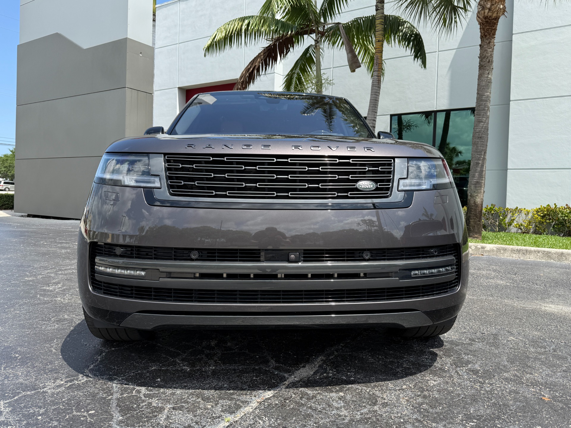 Used-2023-Land-Rover-Range-Rover-P400-SE-LWB