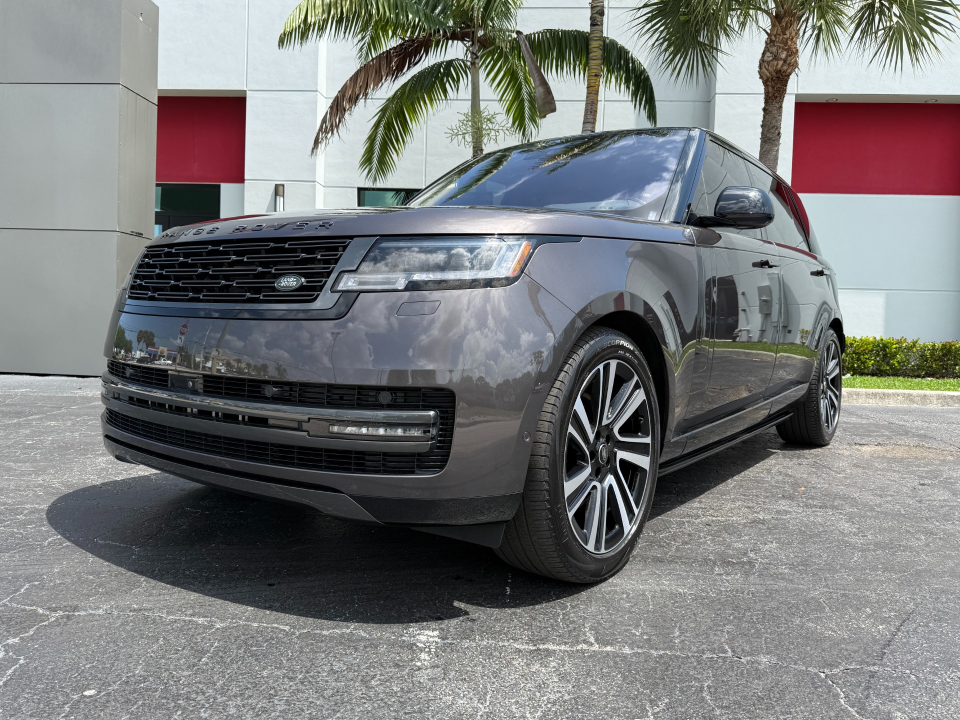 Used-2023-Land-Rover-Range-Rover-P400-SE-LWB