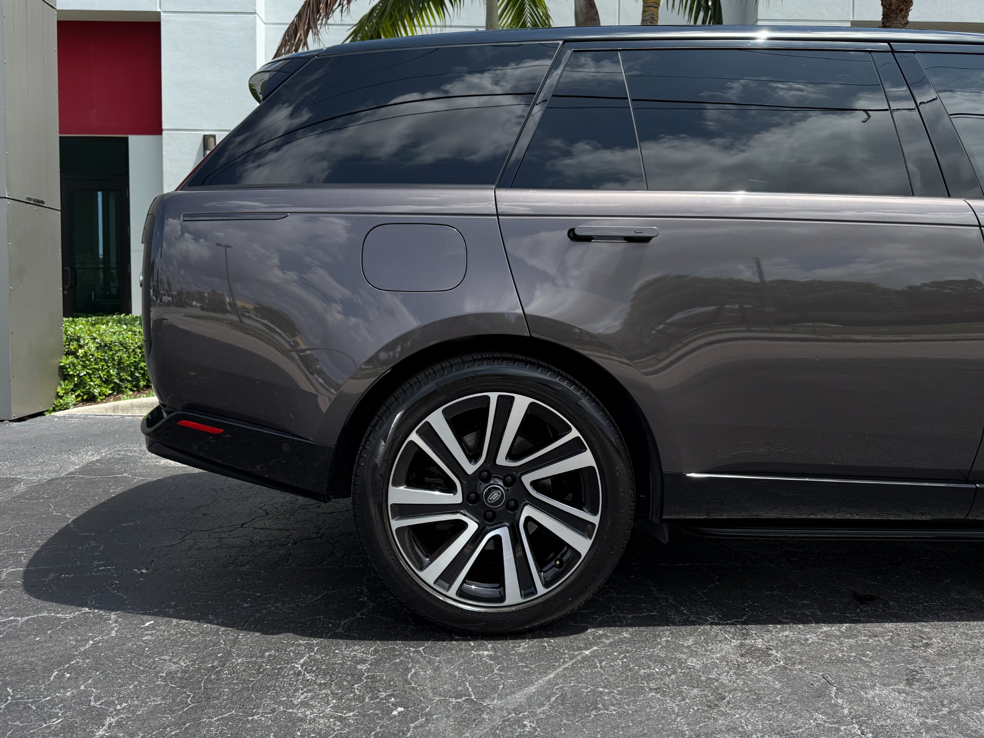 Used-2023-Land-Rover-Range-Rover-P400-SE-LWB